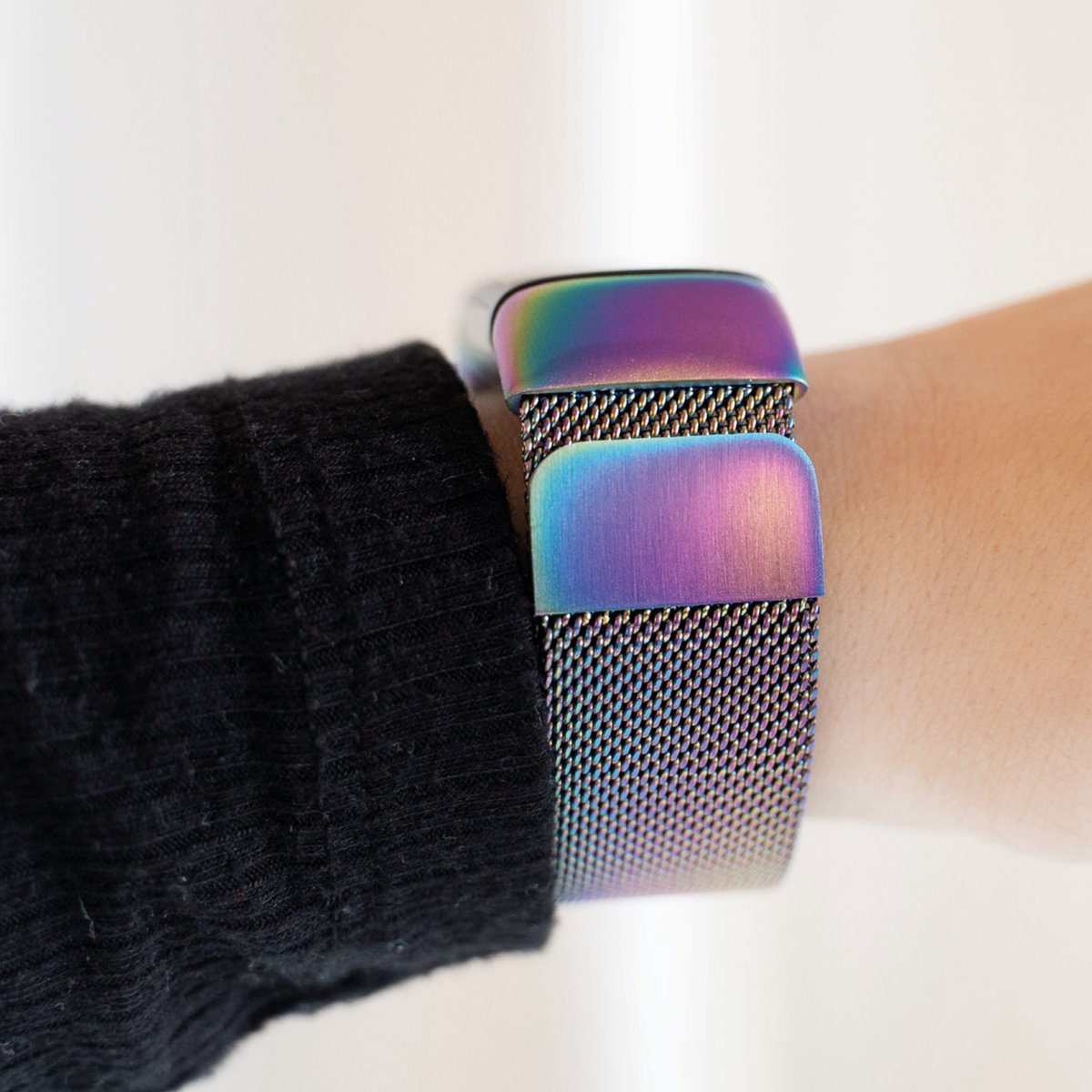 Fitbit Charge 5 Milanese band (regenboog)