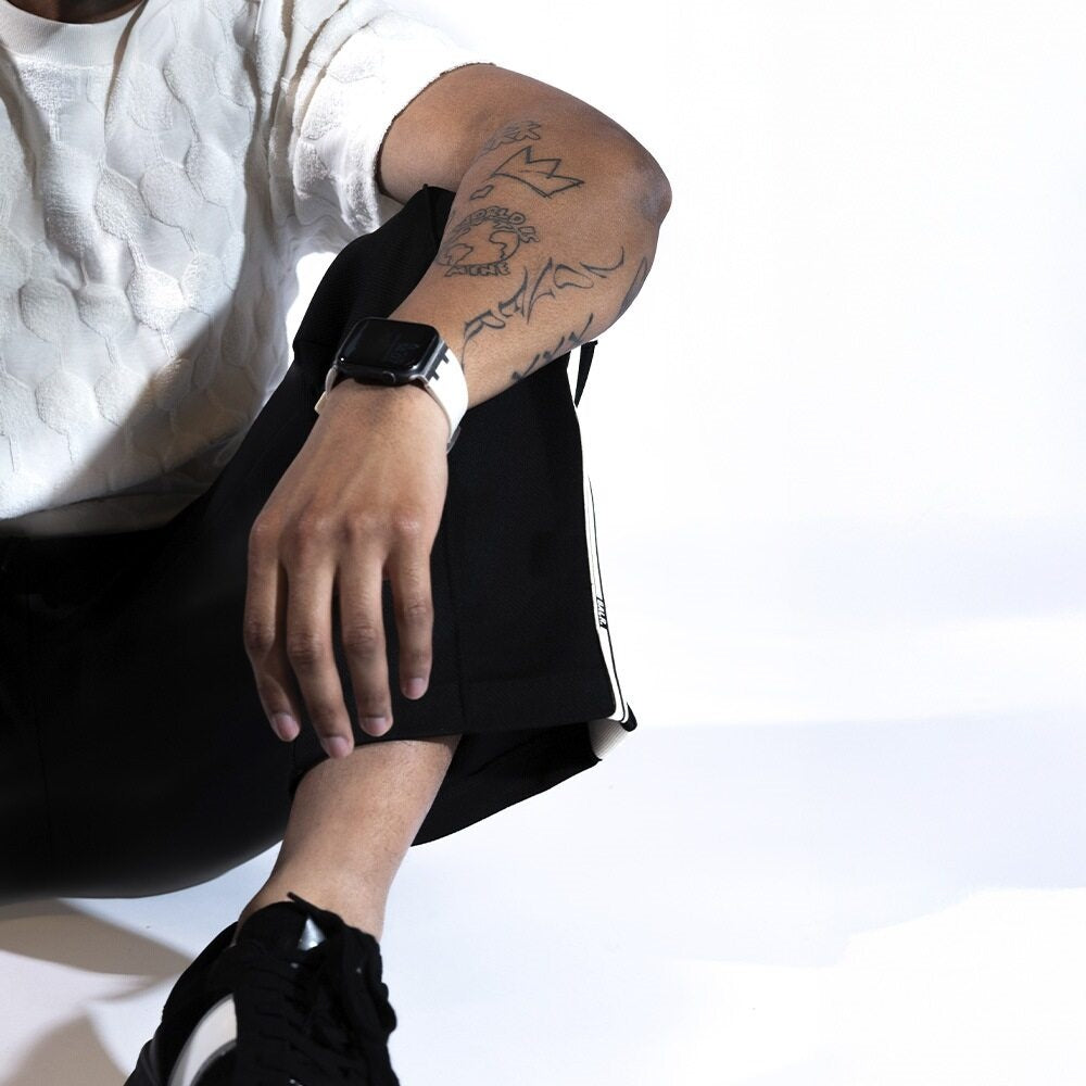 BALR Apple Watch Ultra liquid siliconen band (beige/titanium)