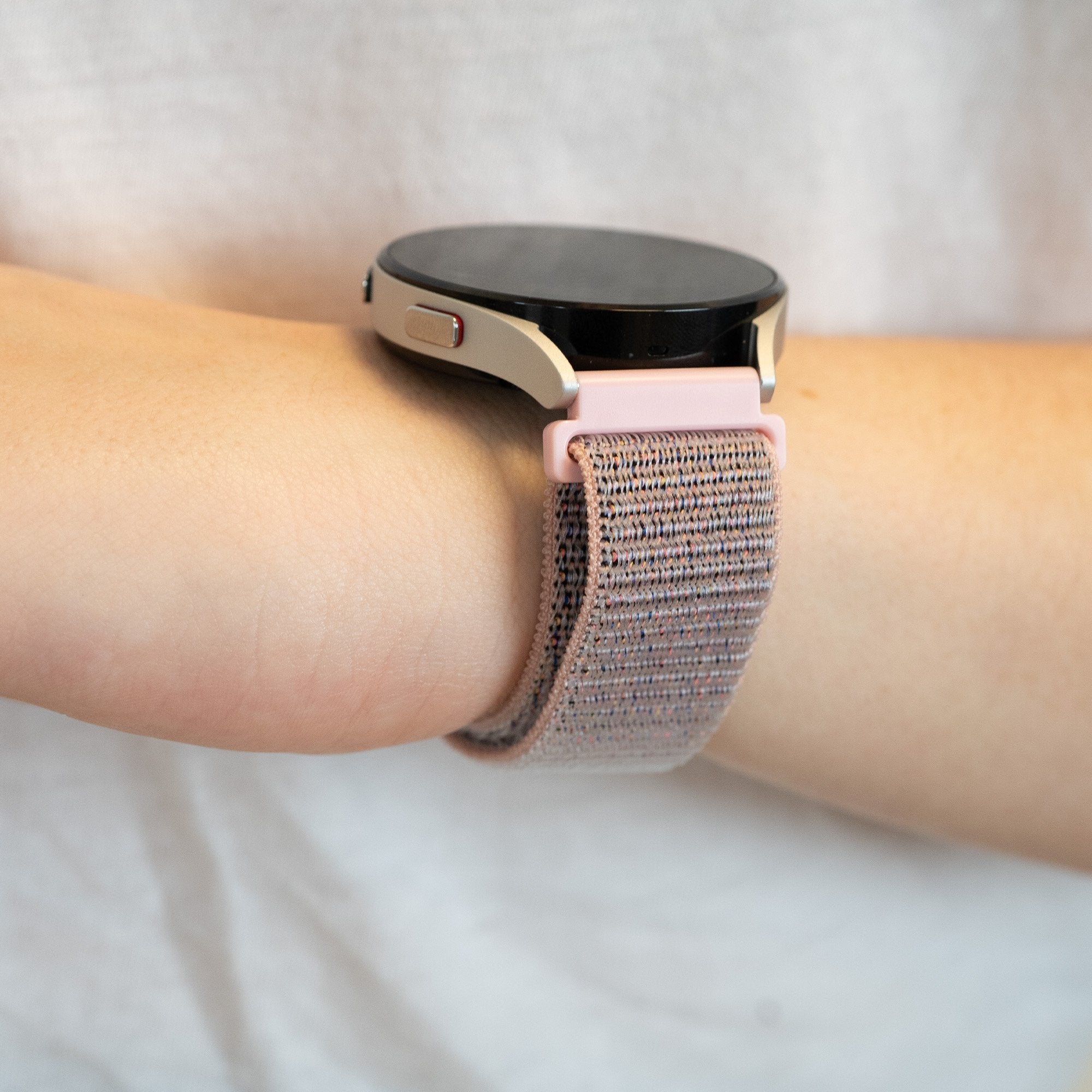 Bandz Garmin Forerunner 570 - 42mm nylon loop band (roze)