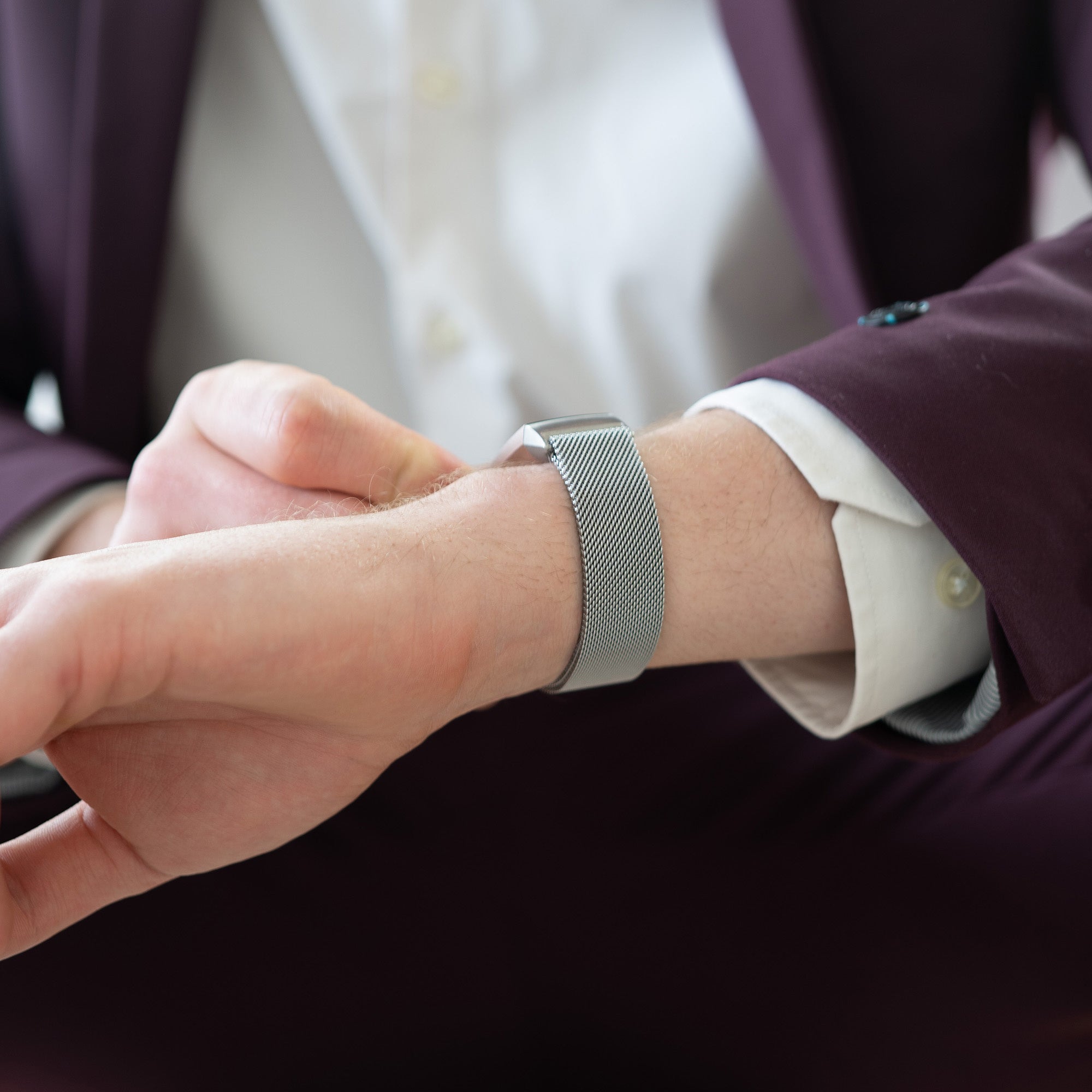 Bandz Fitbit Charge 4 Milanese loop band (zilver)