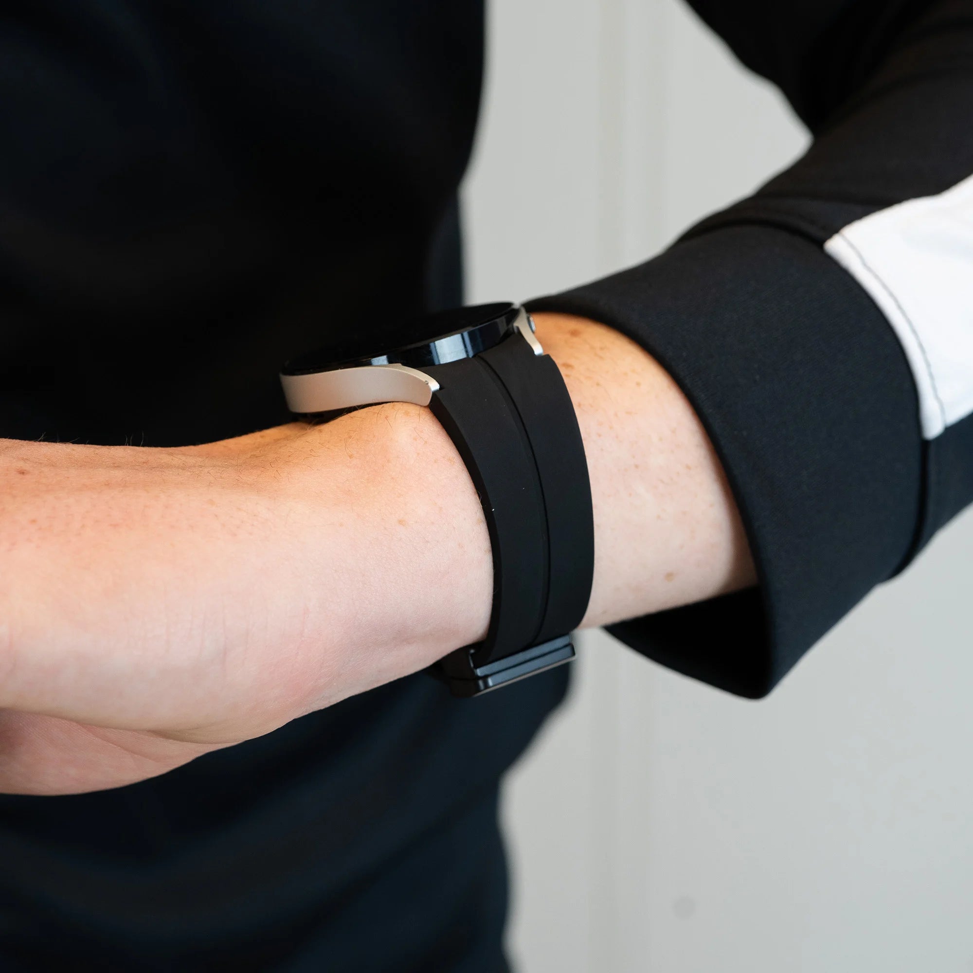 Bandz Samsung Galaxy Watch 6 - 40mm Silicone Strap with D-Buckle (Black)