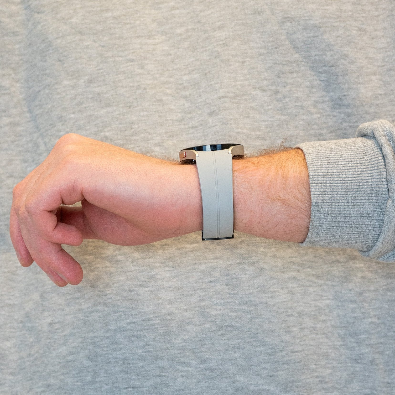 Bandz Samsung Galaxy Watch 4 - 44mm siliconen band met D-Buckle (grijs)