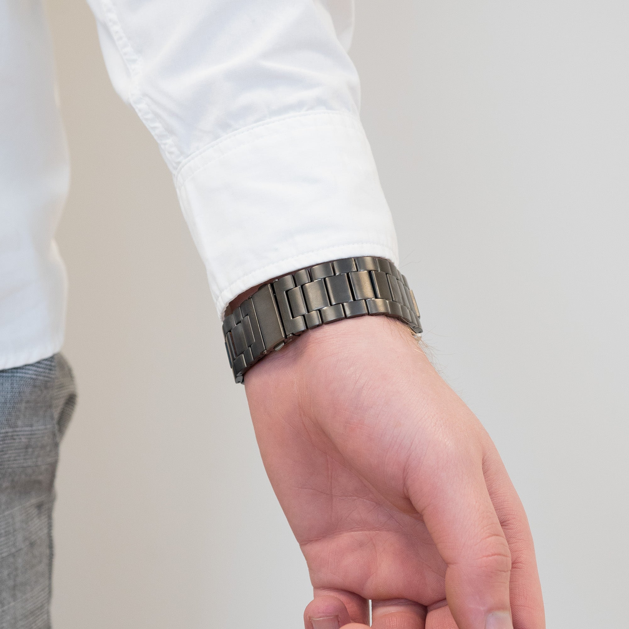 Bandz Samsung Galaxy Watch 5 Pro titanium schakel band (grafiet)