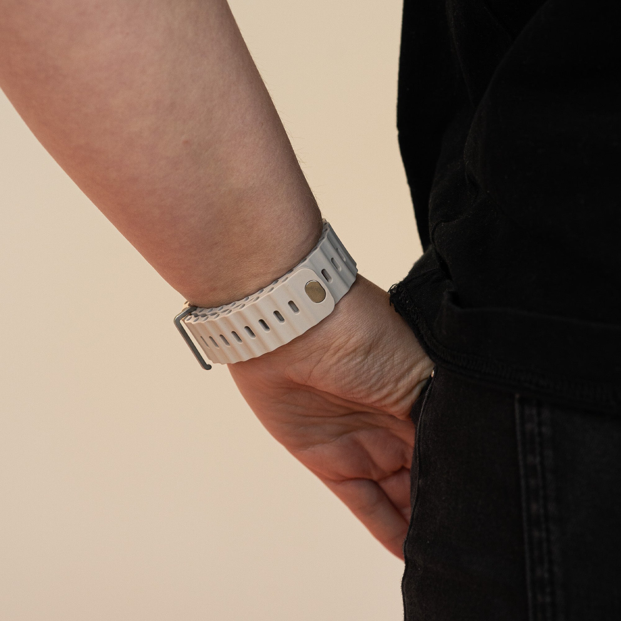 Apple Watch Ocean Strap with Snap Closure (Starlight)