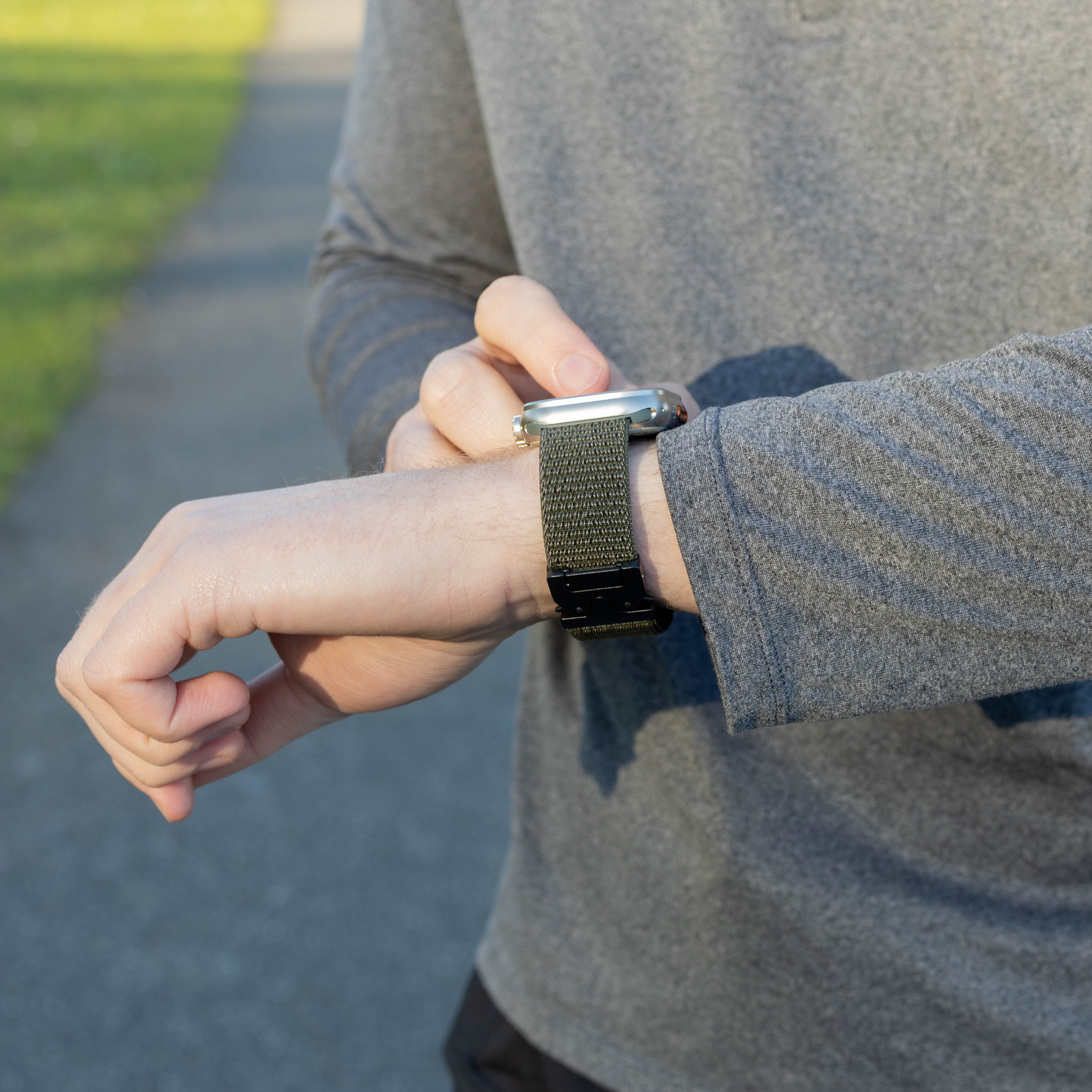 Bandz Apple Watch nylon band 'Classic' met P-buckle (legergroen)