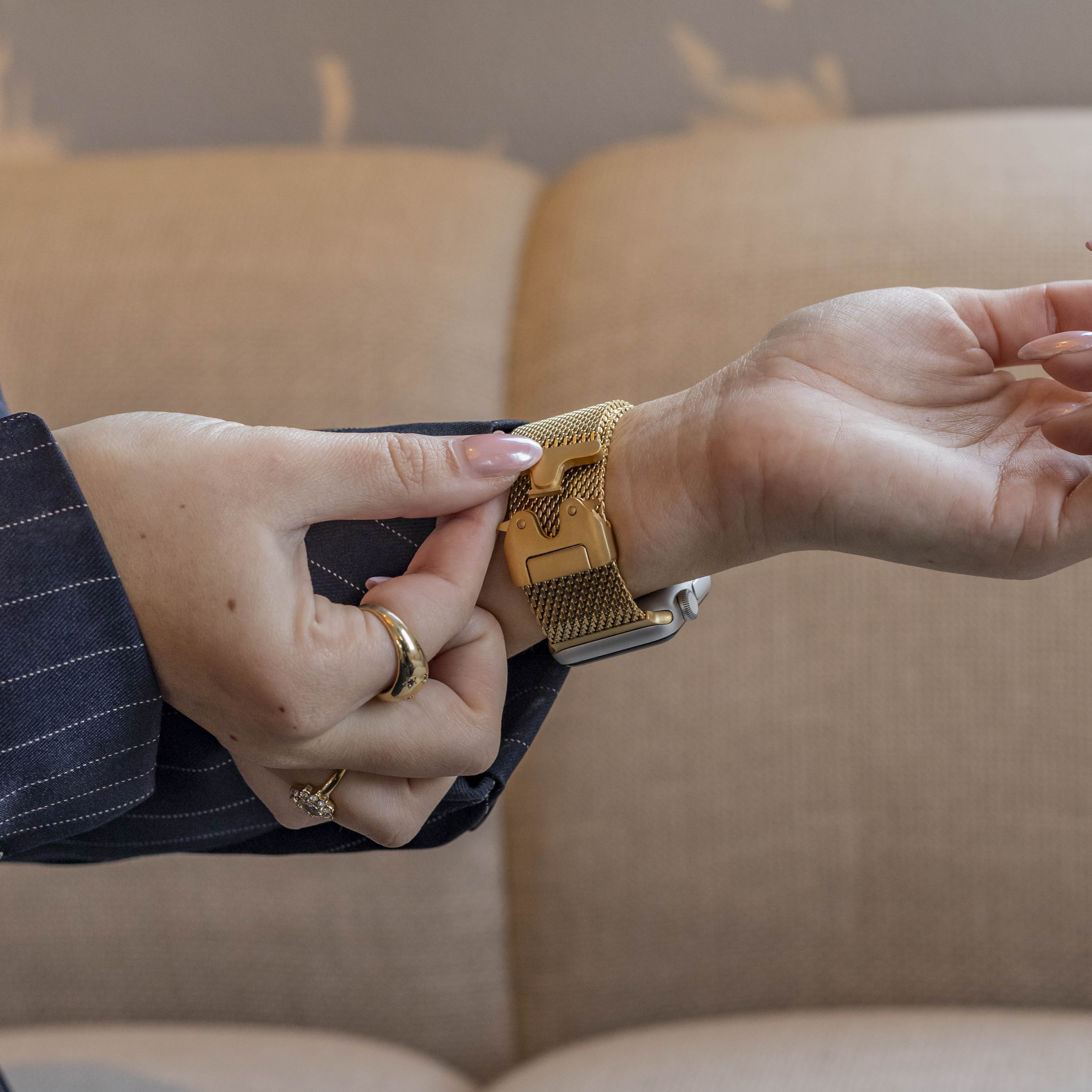 Bandz Apple Watch Milanese loop band met P-buckle (goud)