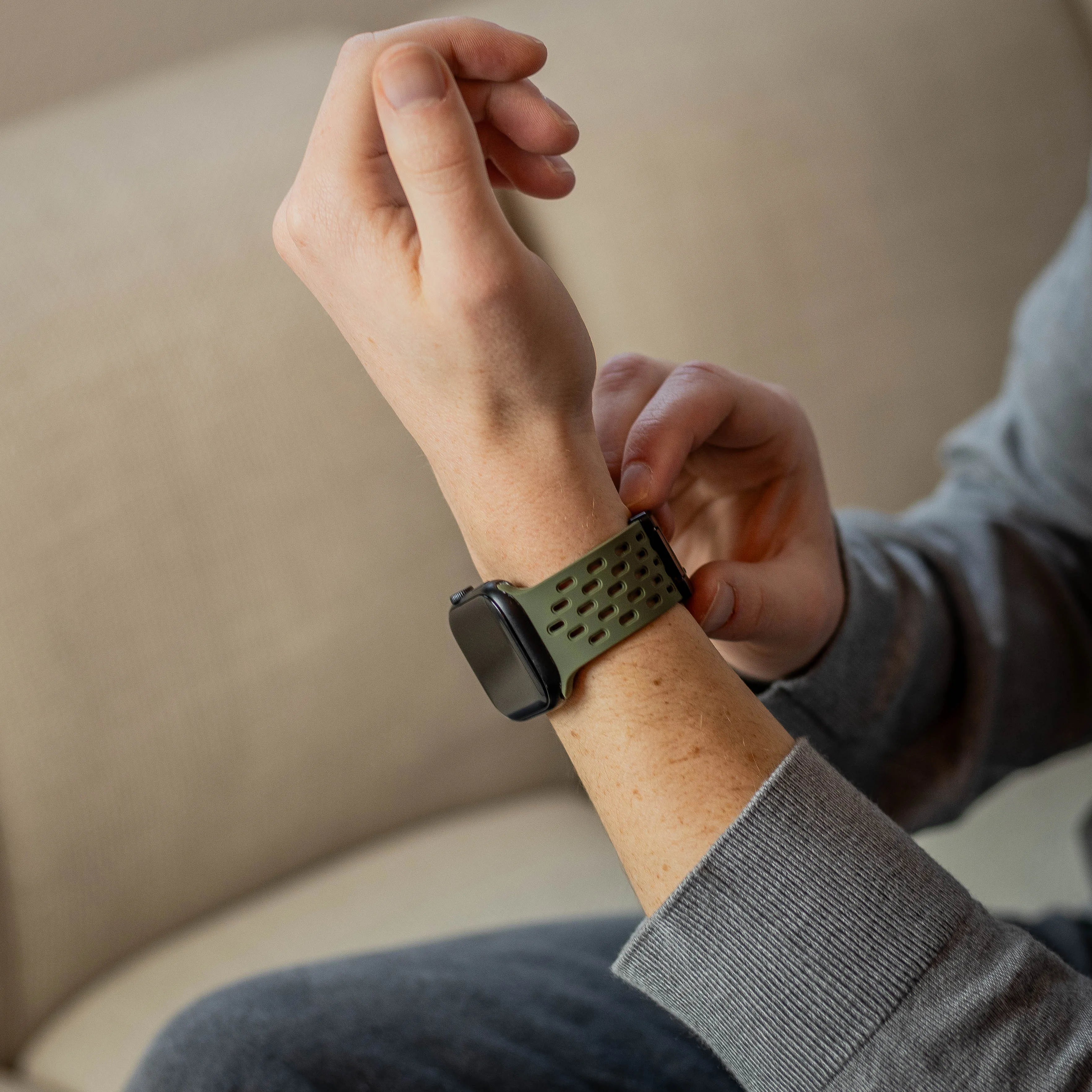 Apple Watch siliconen air bandje met P-Buckle (legergroen)