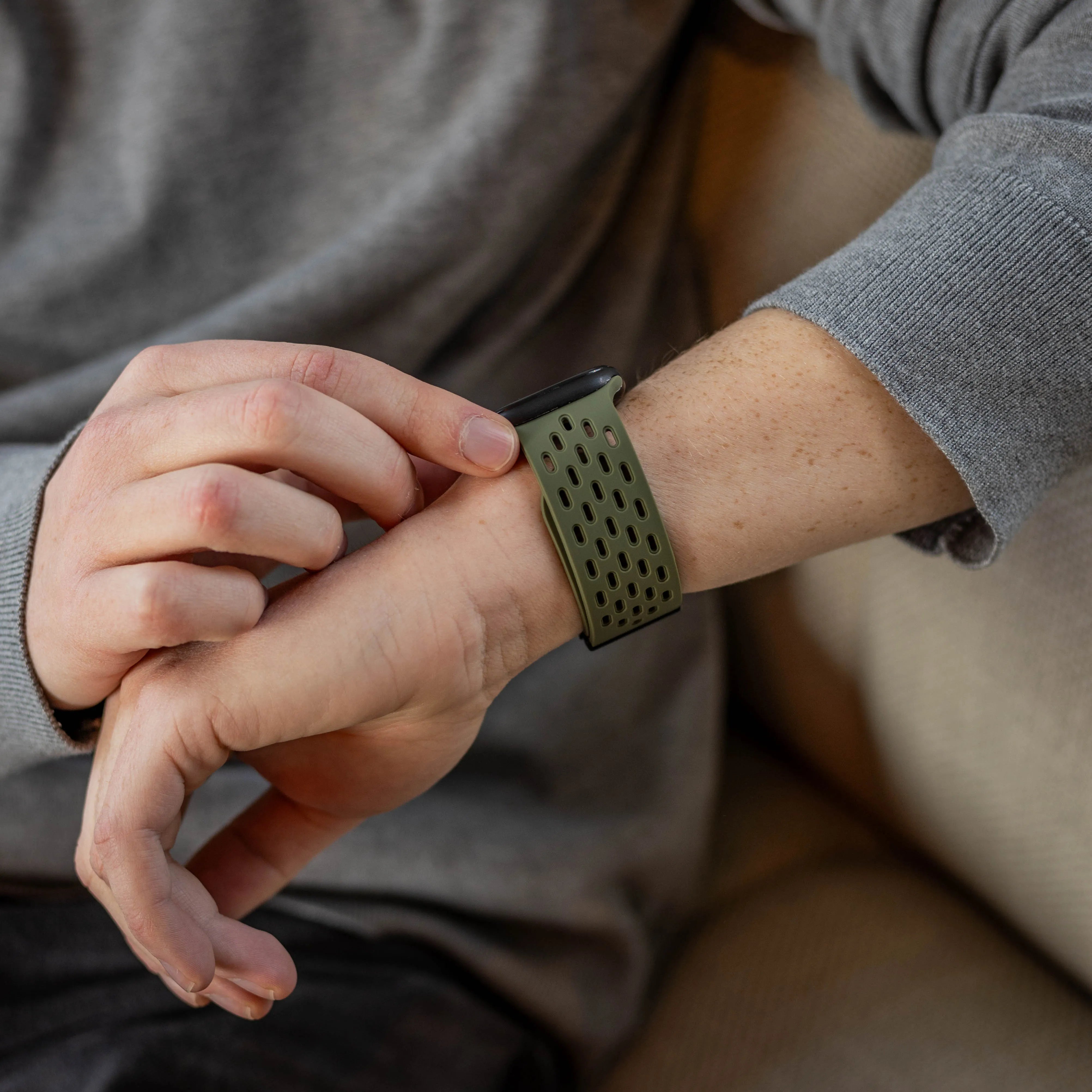 Apple Watch siliconen air bandje met P-Buckle (legergroen)