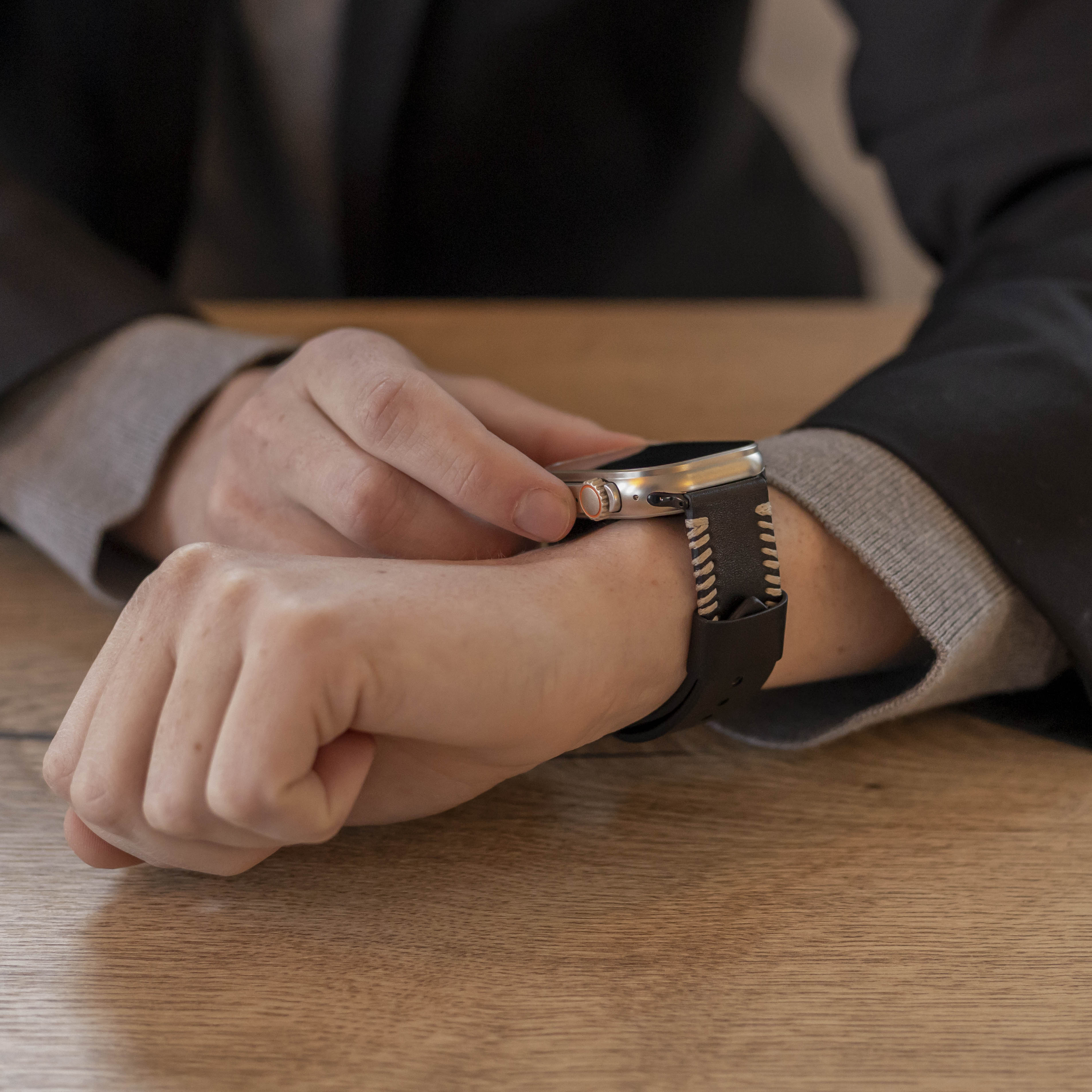 Apple Watch Ultra stitched leren band (zwart)