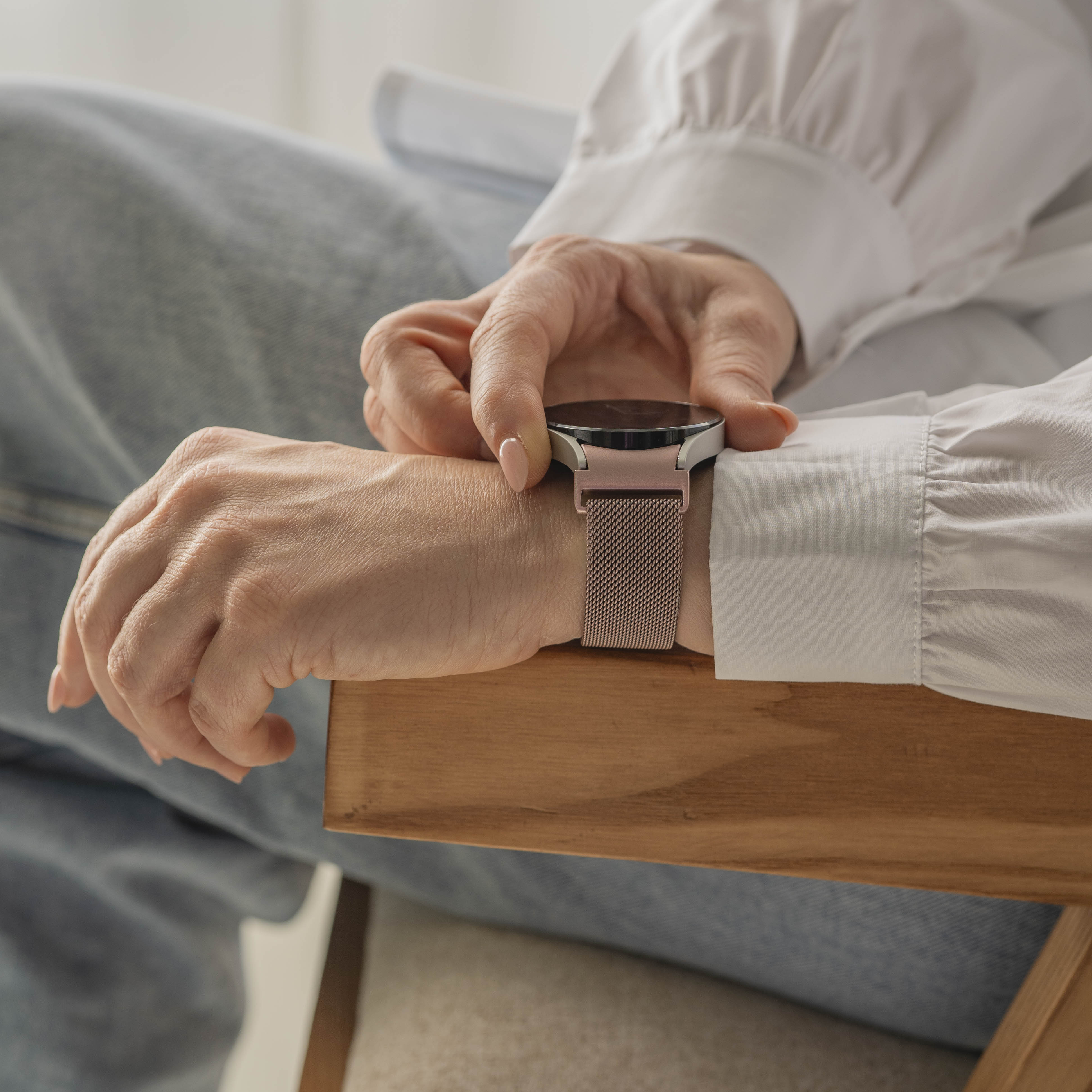 Samsung Galaxy Watch 5 Pro 'One push' Milanese band (roze)