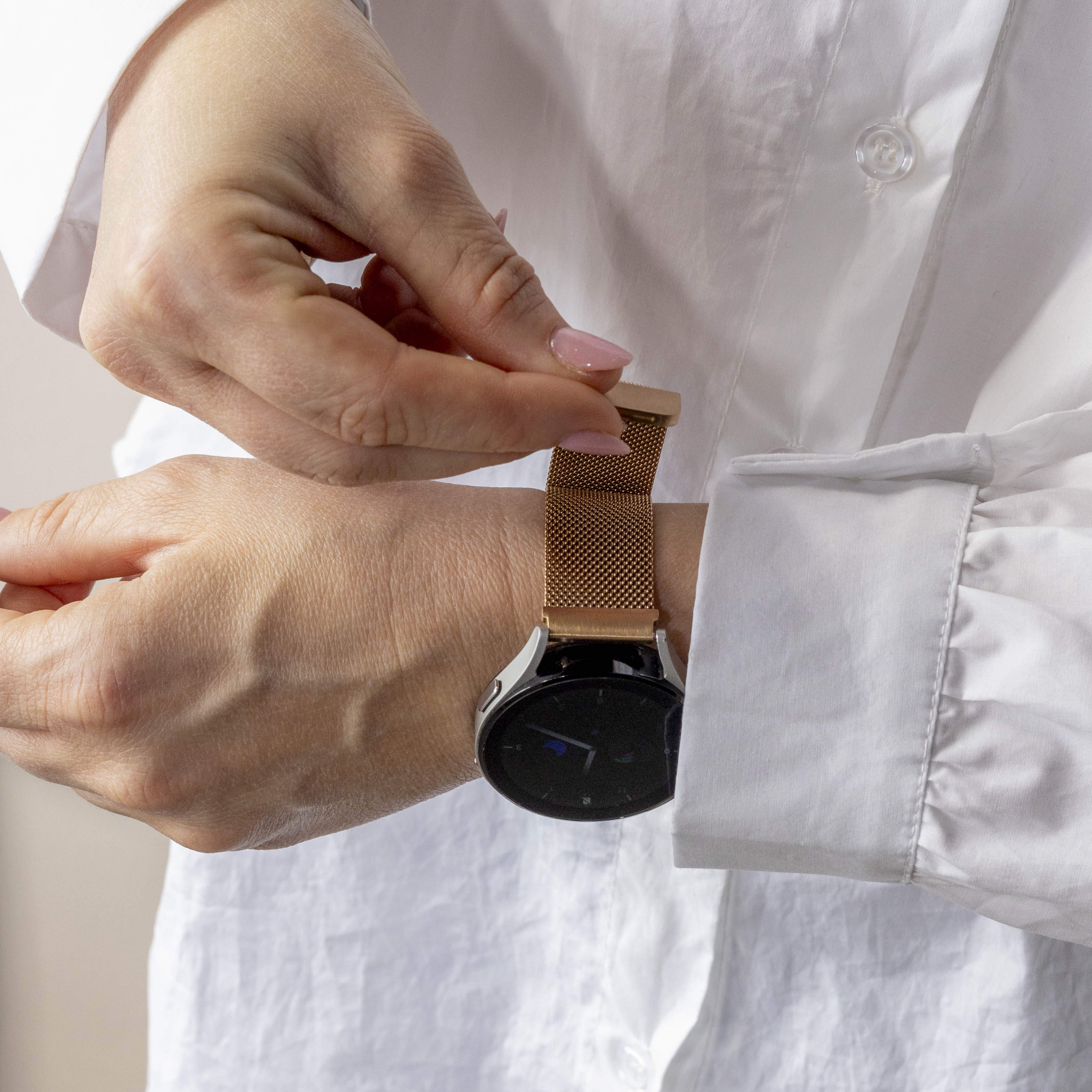 Samsung Galaxy Watch 6 Classic 47mm Milanese band (rosé goud)