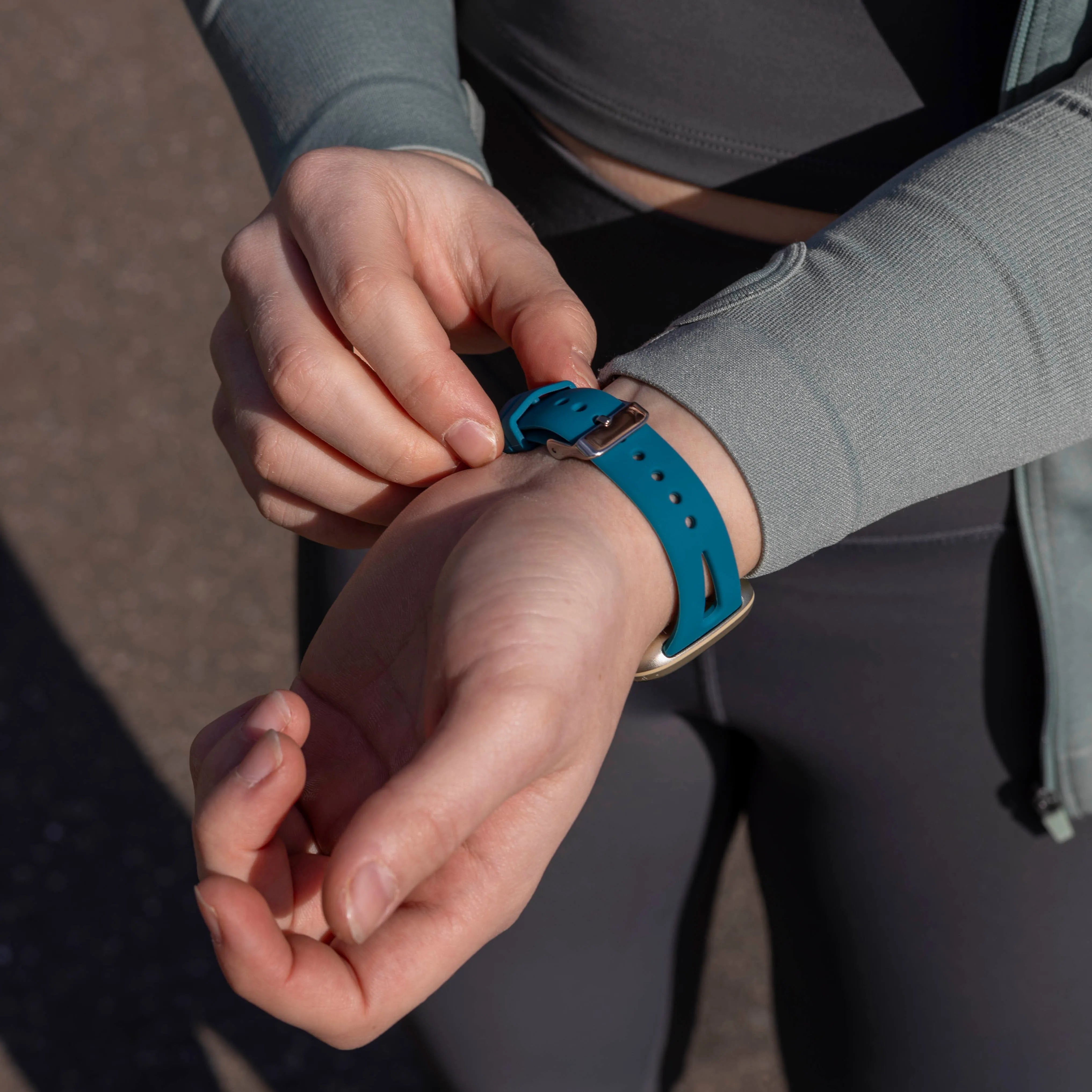 Fitbit Sense luxe siliconen bandje (groen-blauw)
