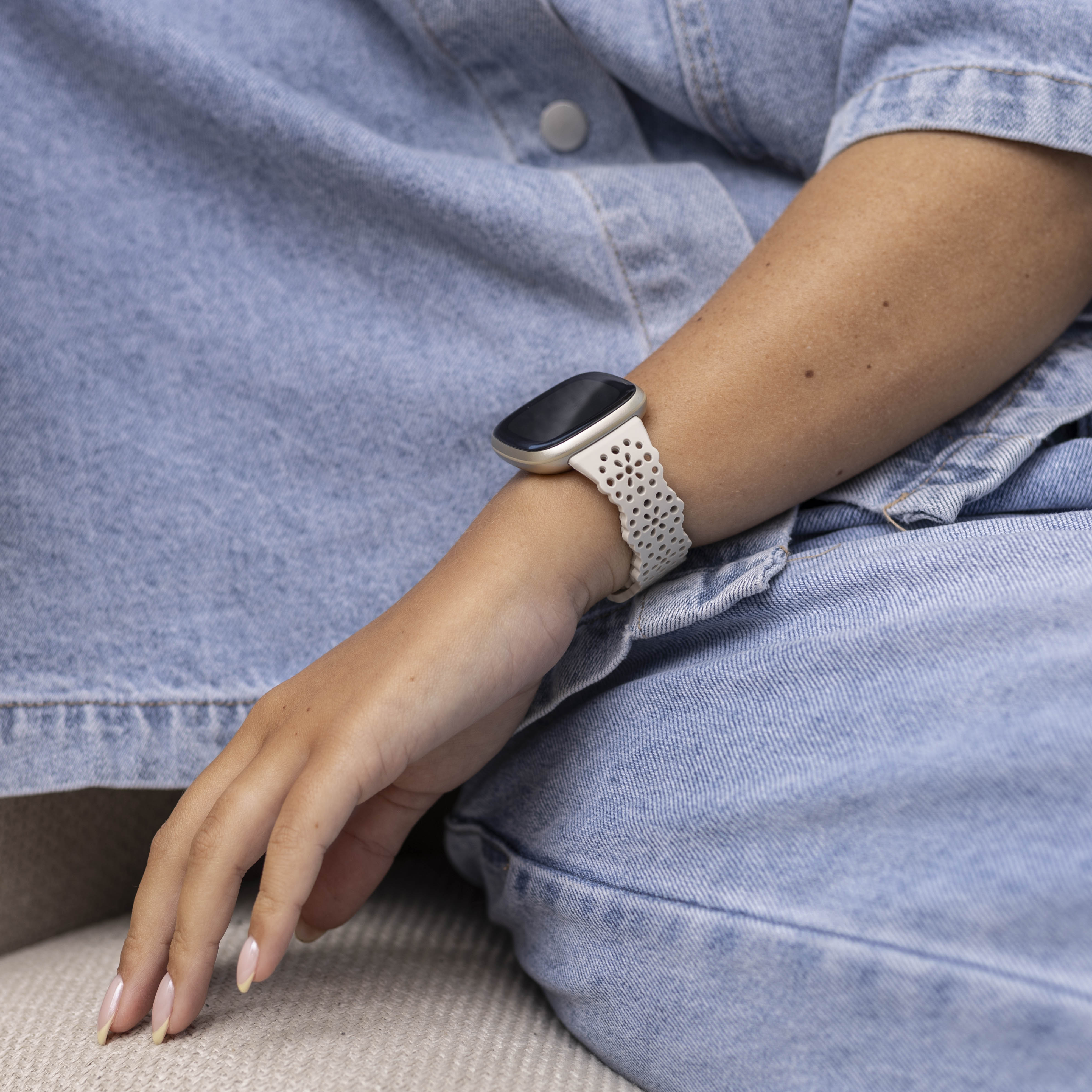 Fitbit Sense siliconen bandje met patroon (zand roze)