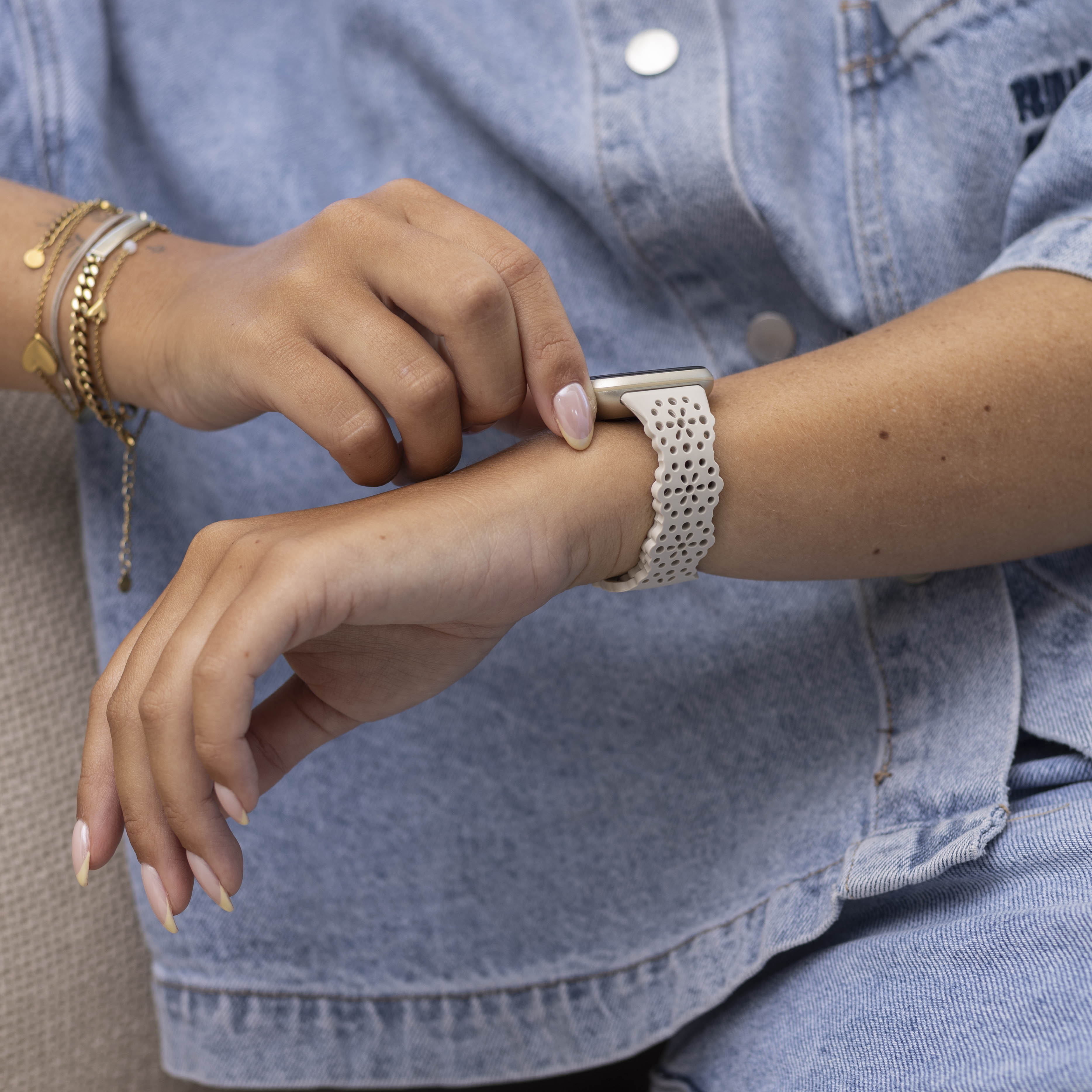 Fitbit Sense siliconen bandje met patroon (zand roze)