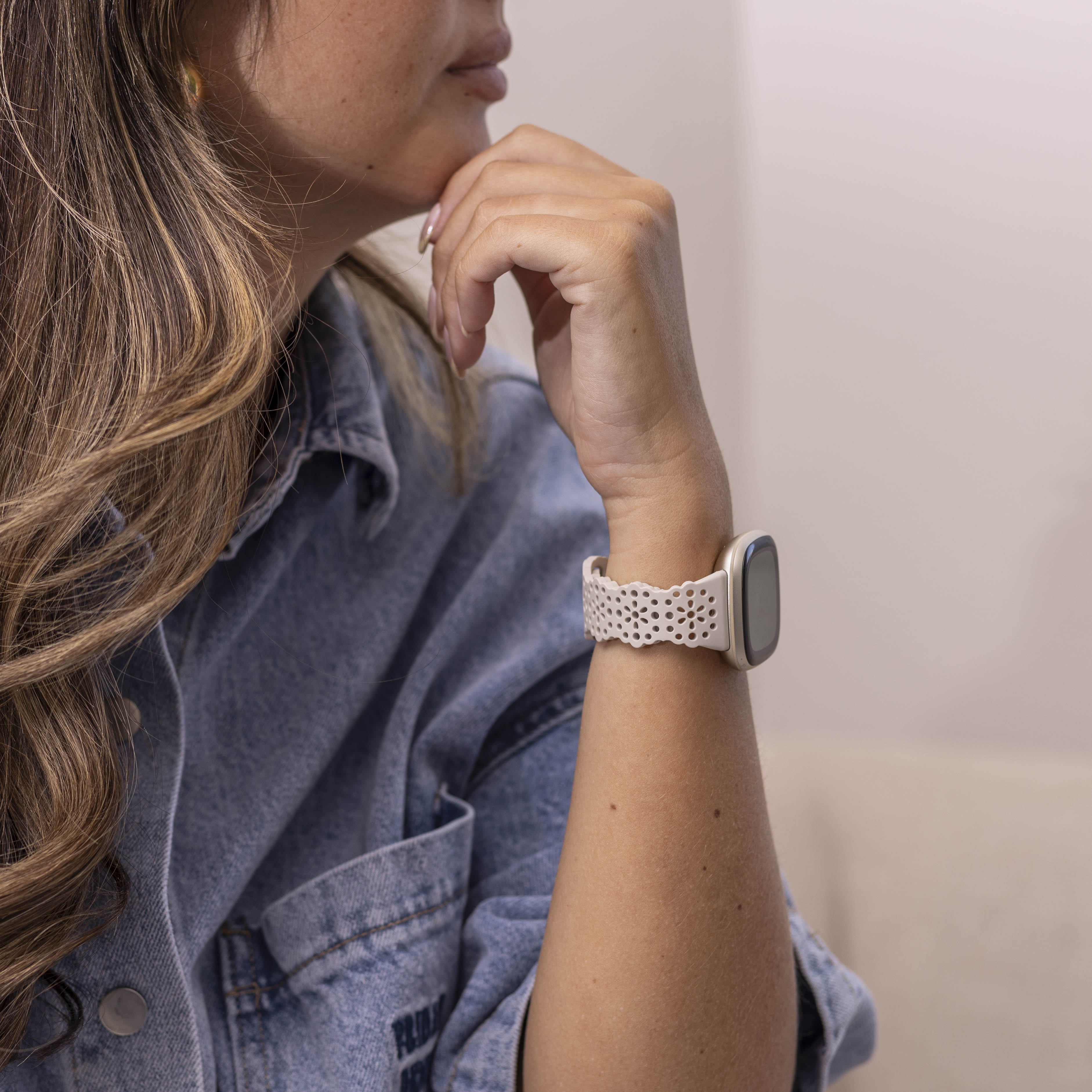 Fitbit Sense siliconen bandje met patroon (zand roze)