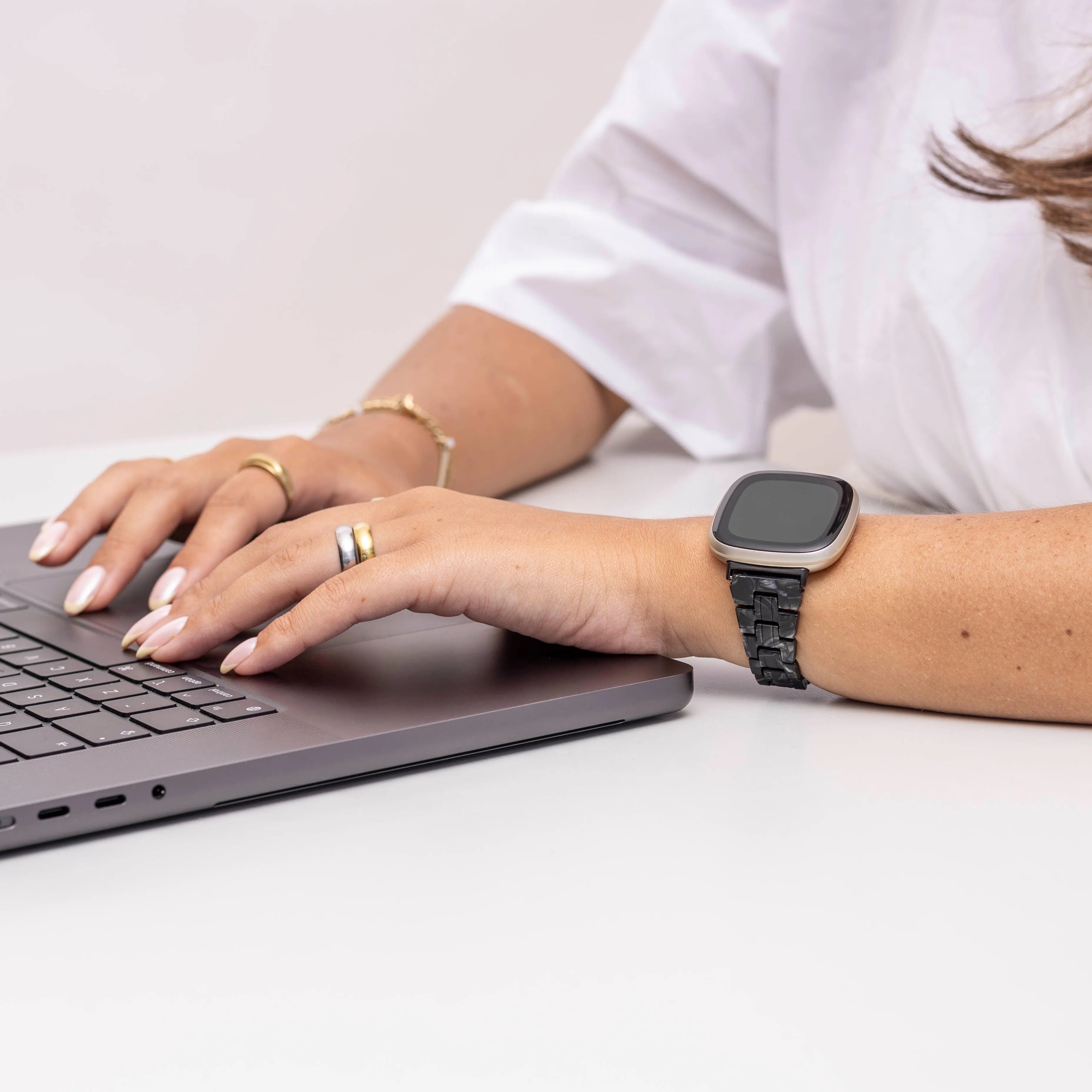 Fitbit Sense resin band (zwart/wit)
