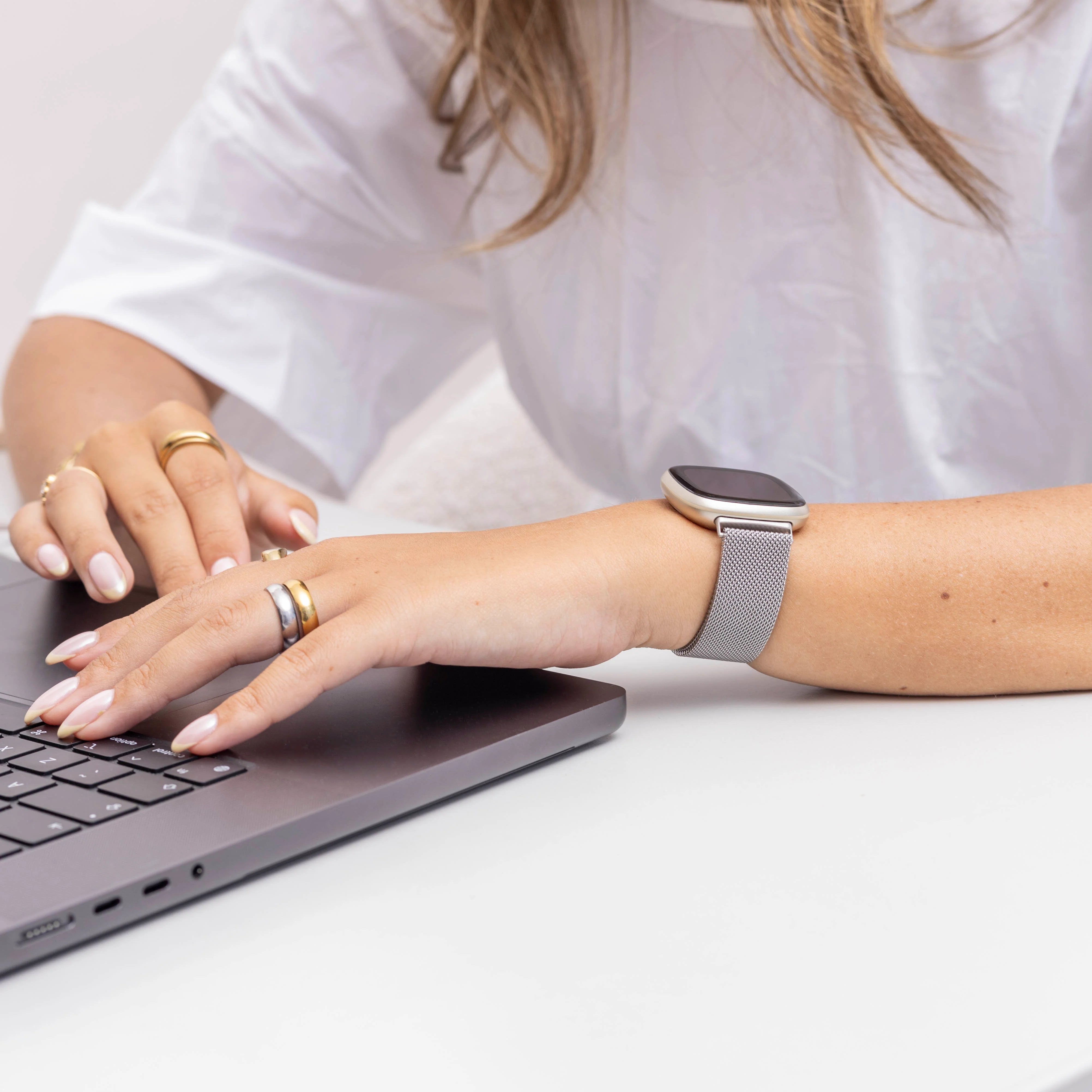 Fitbit Sense 2 Milanese band (zilver)