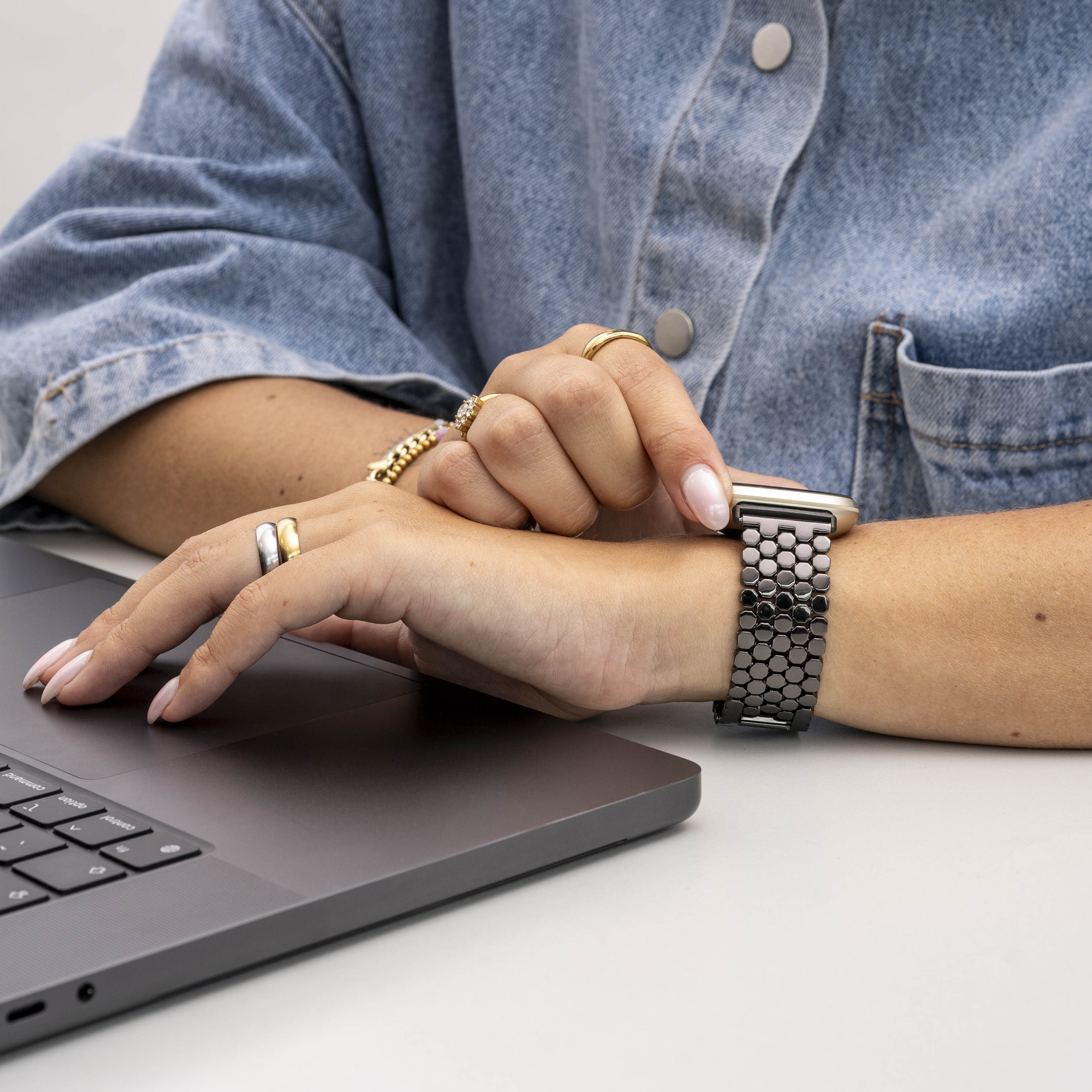 Fitbit Sense stalen vis band (zwart)