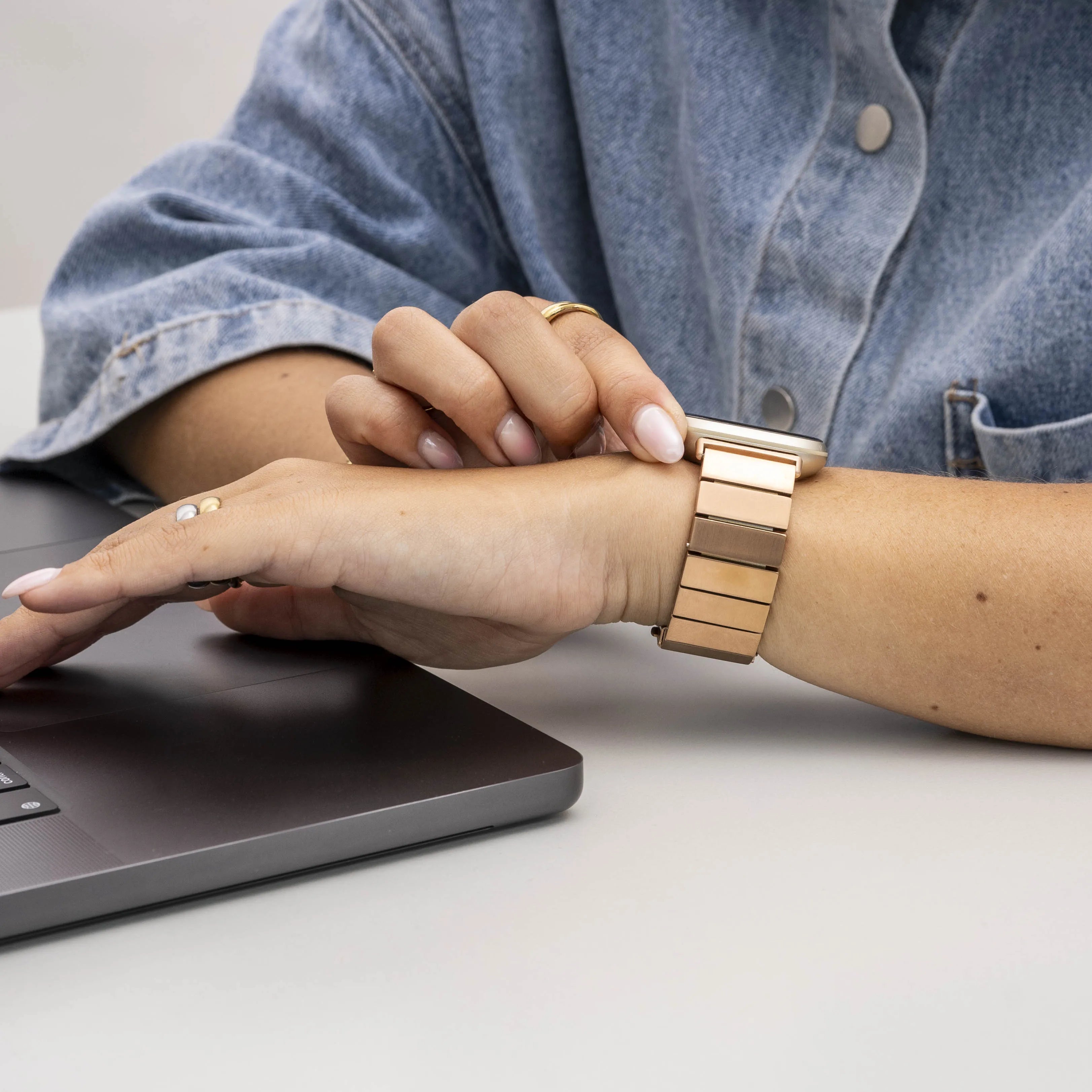 Fitbit Sense metalen bandje (rosé goud)