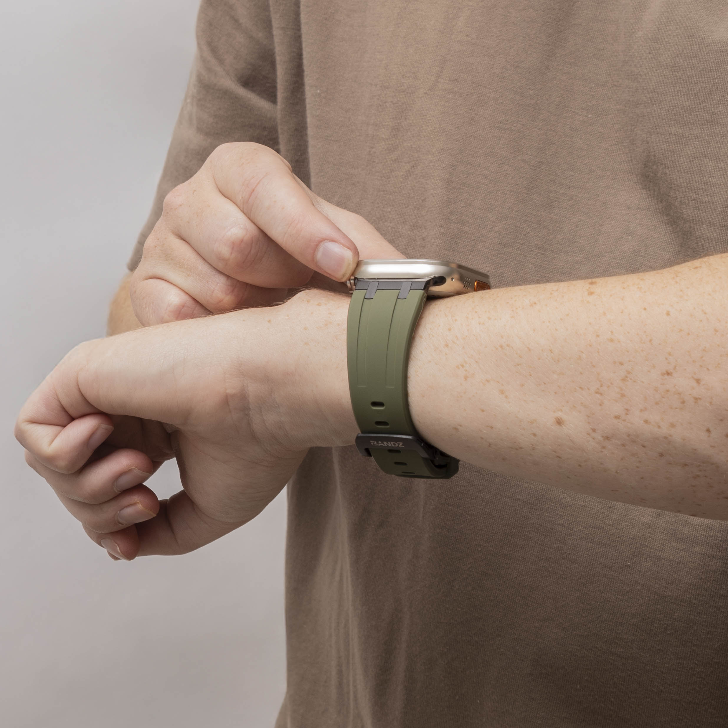 Bandz Apple Watch siliconen band 'Luxe Liquid' (groen met zwart)