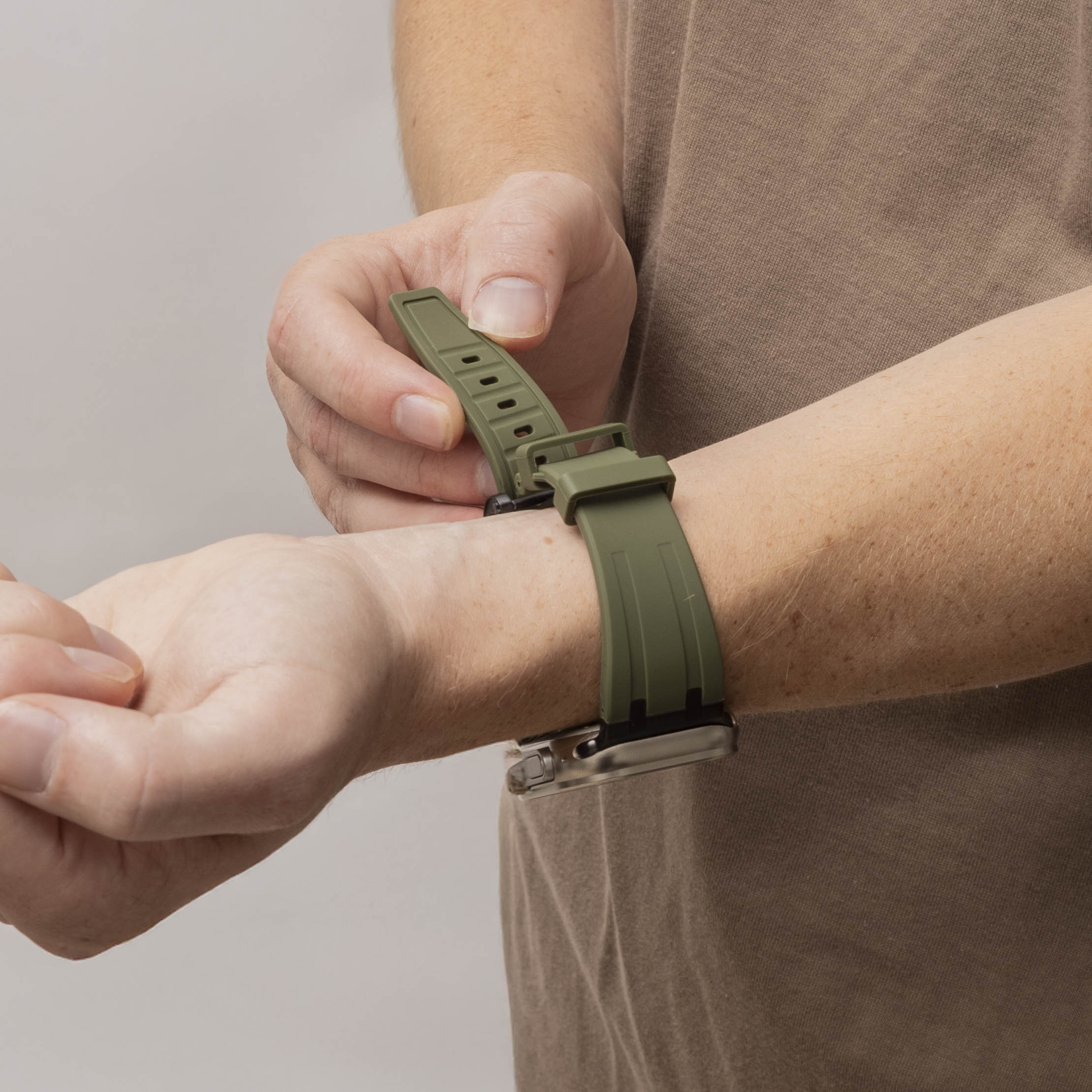 Bandz Apple Watch siliconen band 'Luxe Liquid' (groen met zwart)