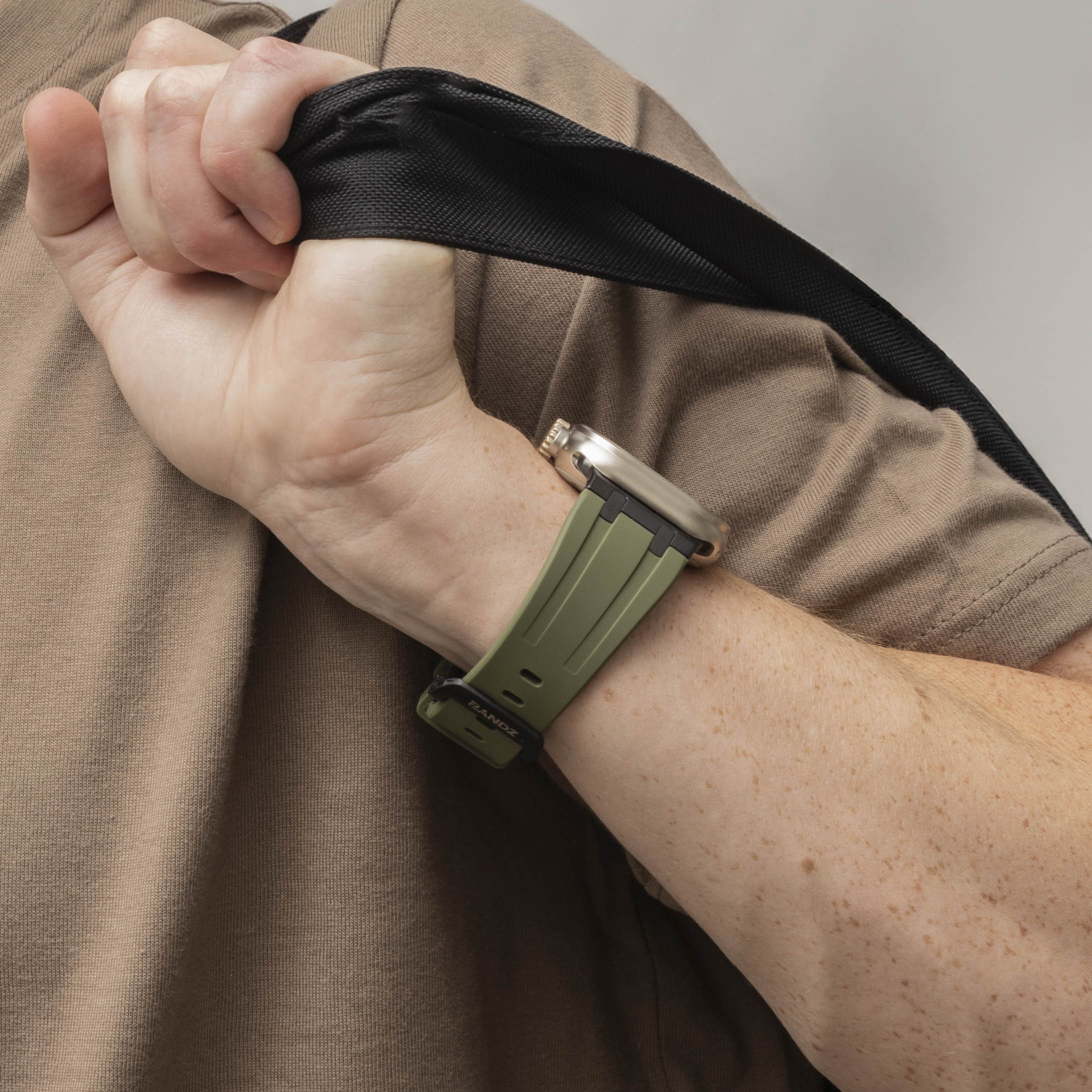 Bandz Apple Watch siliconen band 'Luxe Liquid' (groen met zwart)