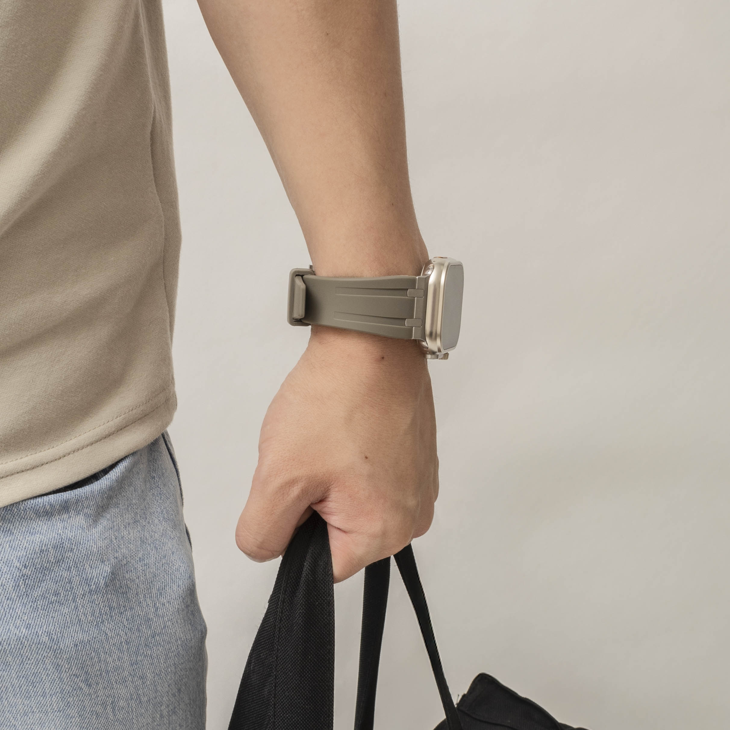 Bandz Apple Watch siliconen band 'Luxe Liquid' (bruin met titanium)