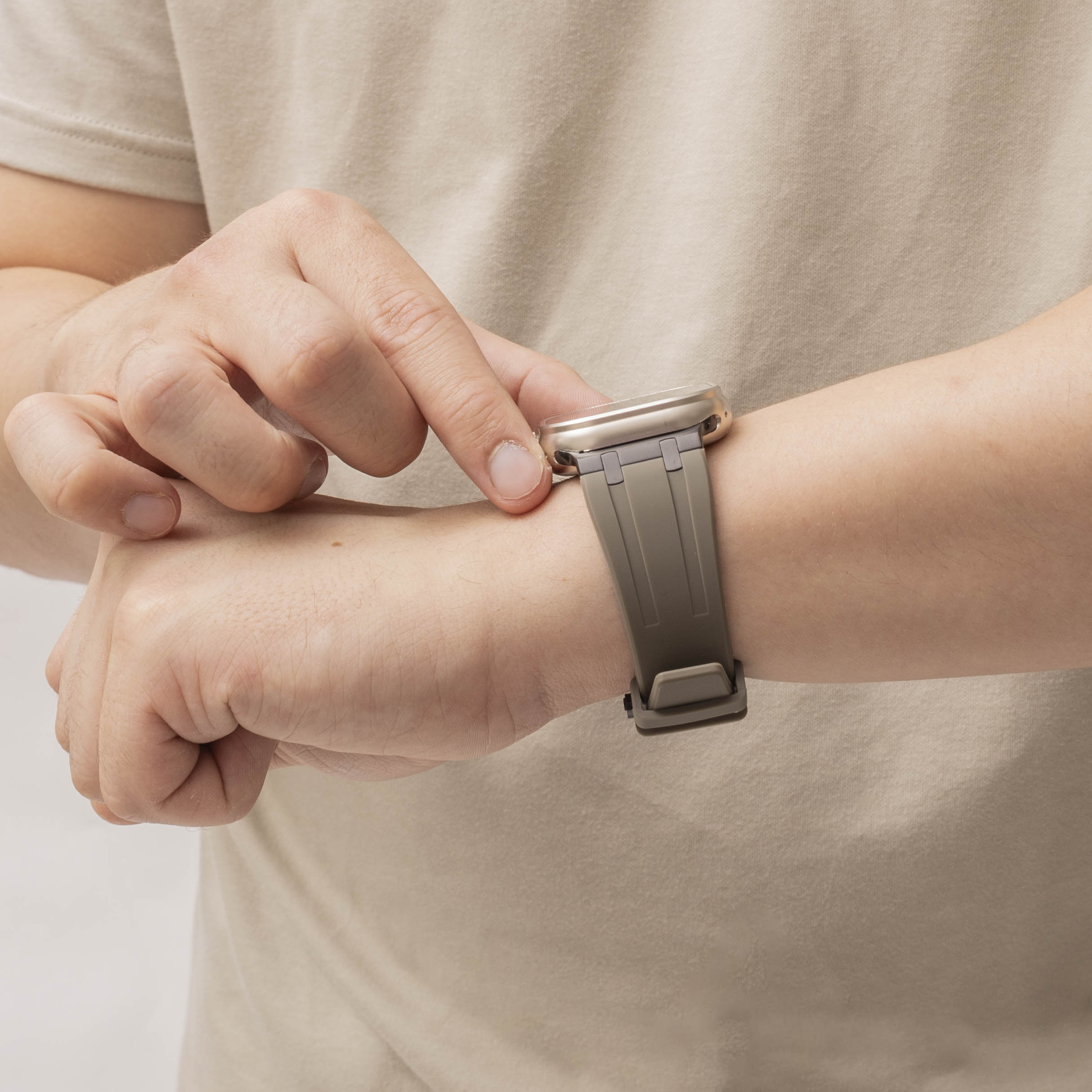 Bandz Apple Watch siliconen band 'Luxe Liquid' (bruin met zwart)