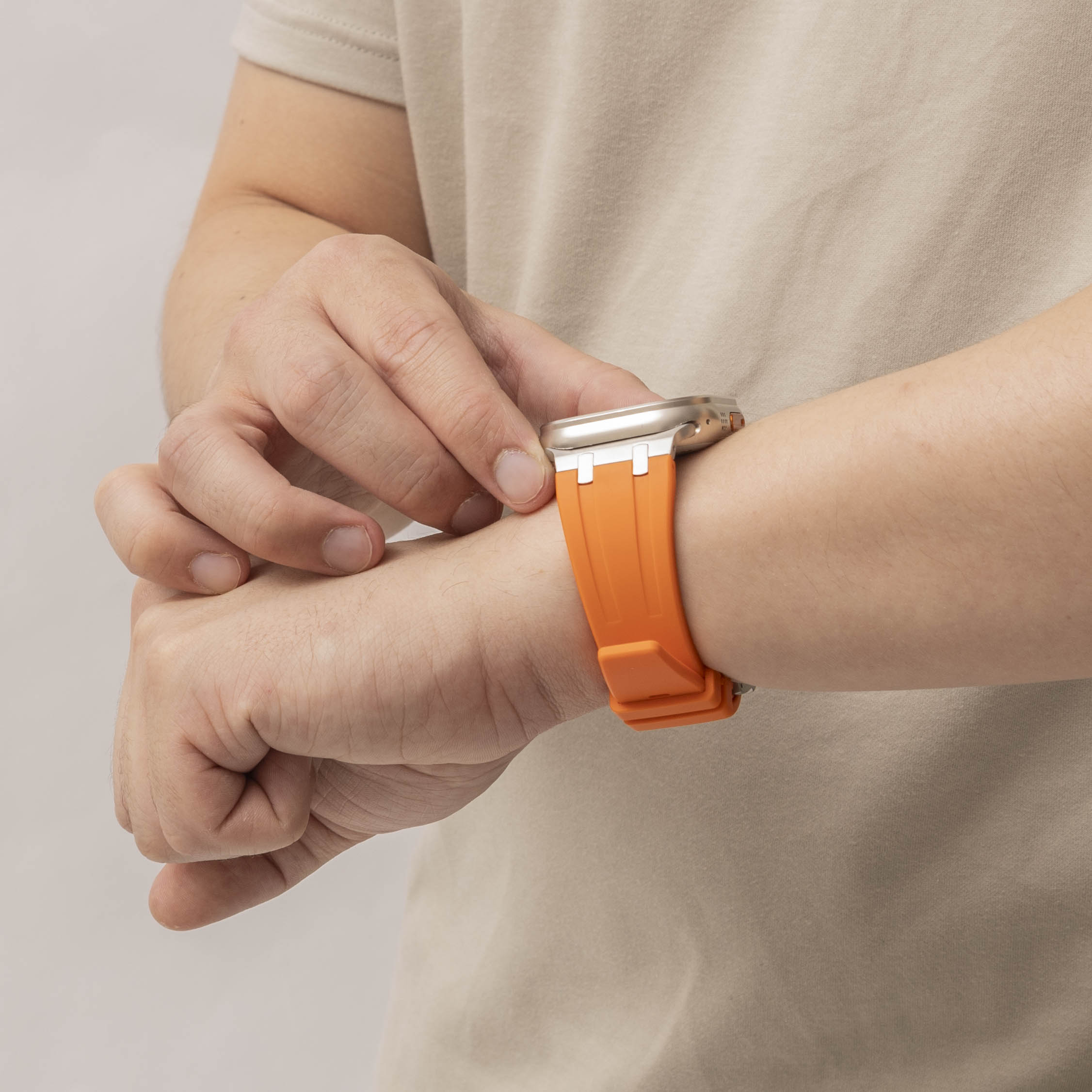 Apple Watch luxe liquid silicone band (oranje met zilver)