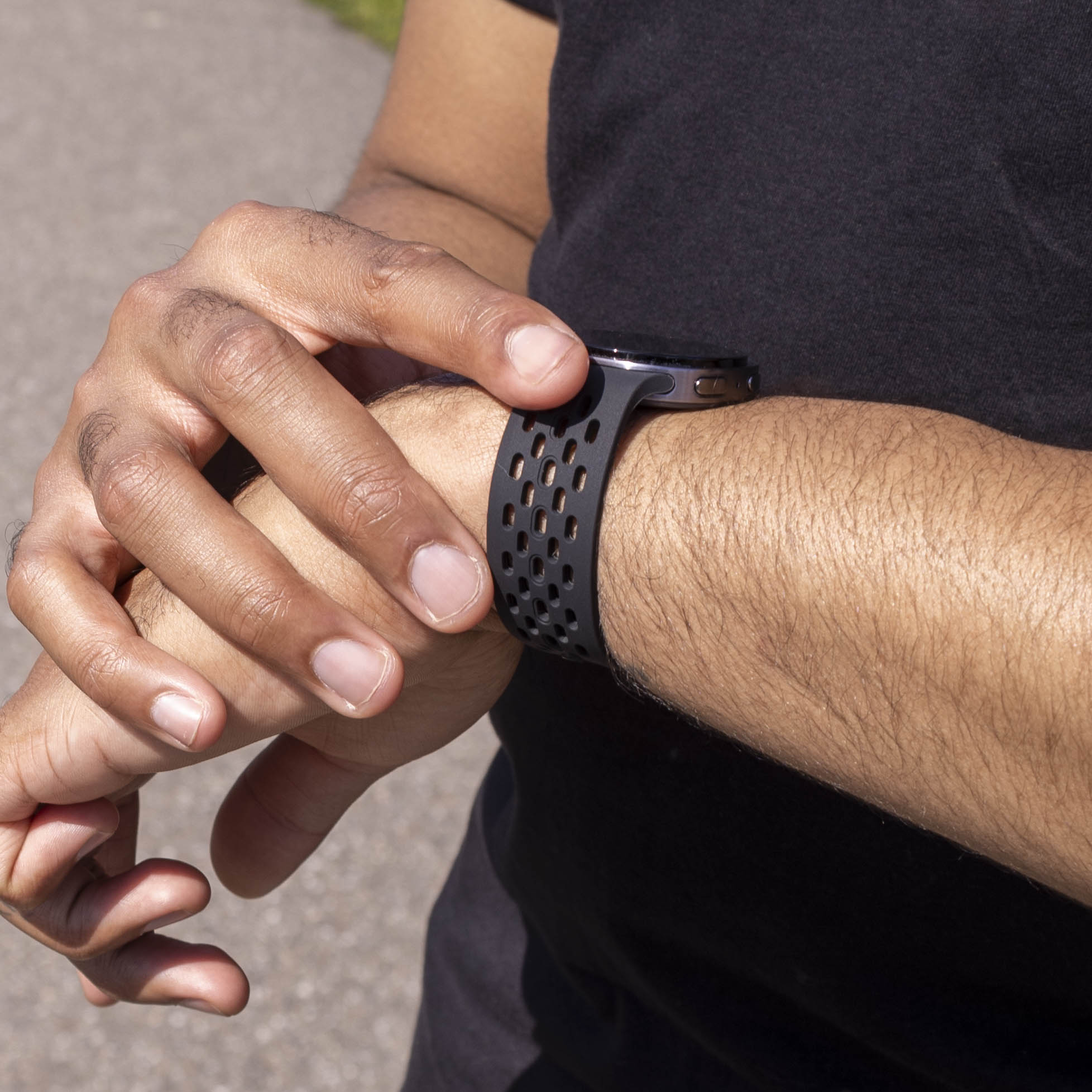 Samsung Galaxy Watch 8 - 44mm Silicone Air Strap (Black)