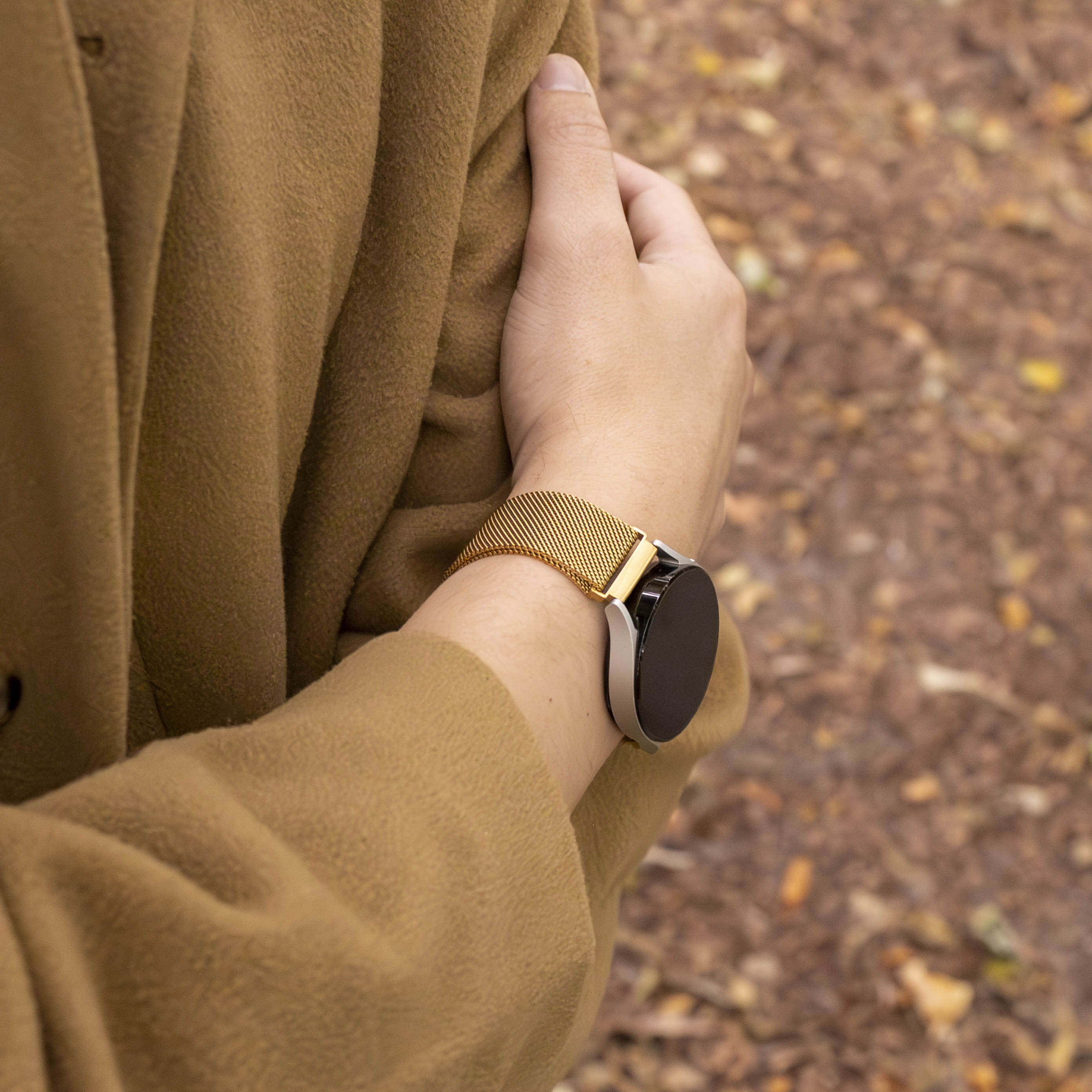 Polar Grit X Milanese Strap (Gold)