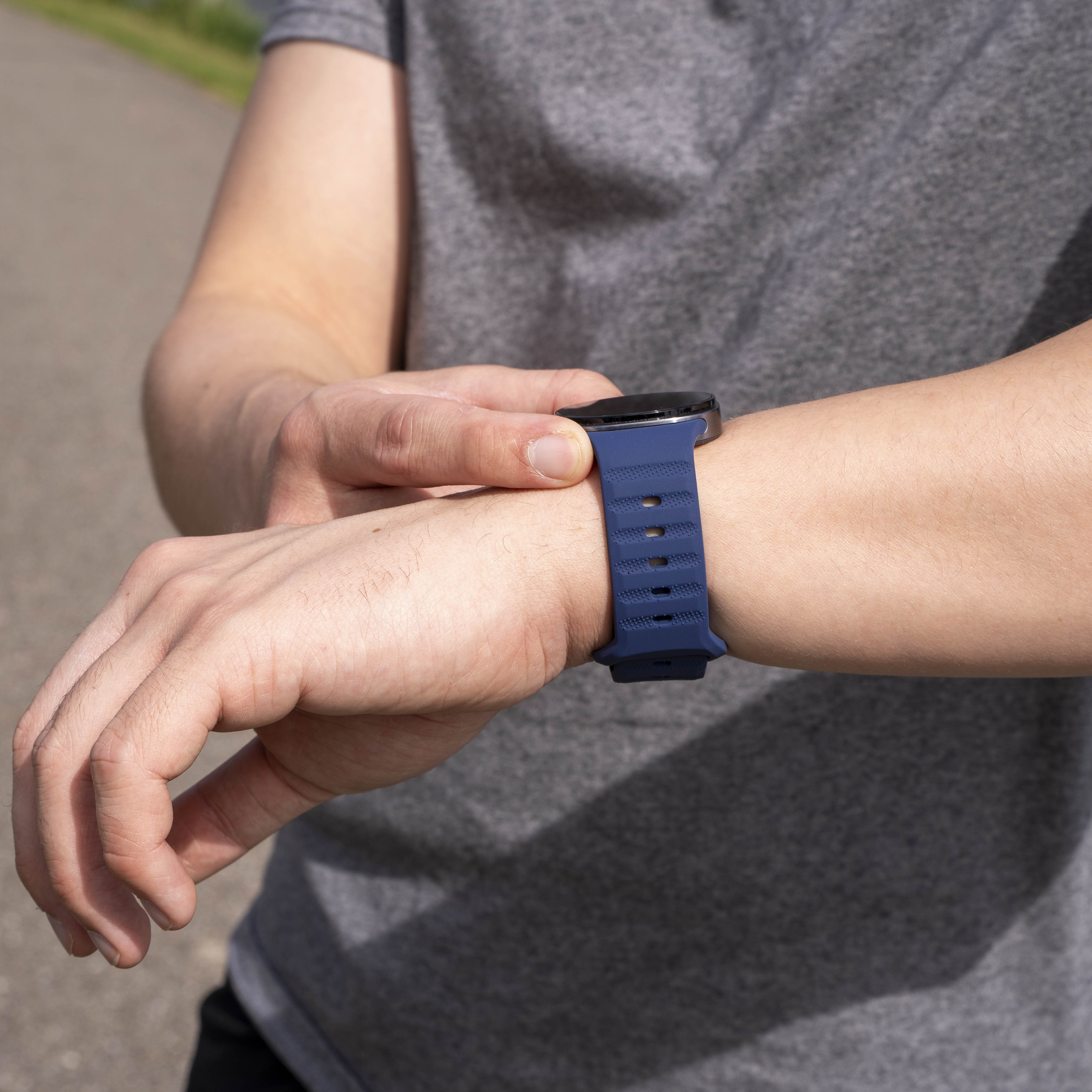 Samsung Galaxy Watch 8 - 44mm outdoor siliconen bandje (donkerblauw)