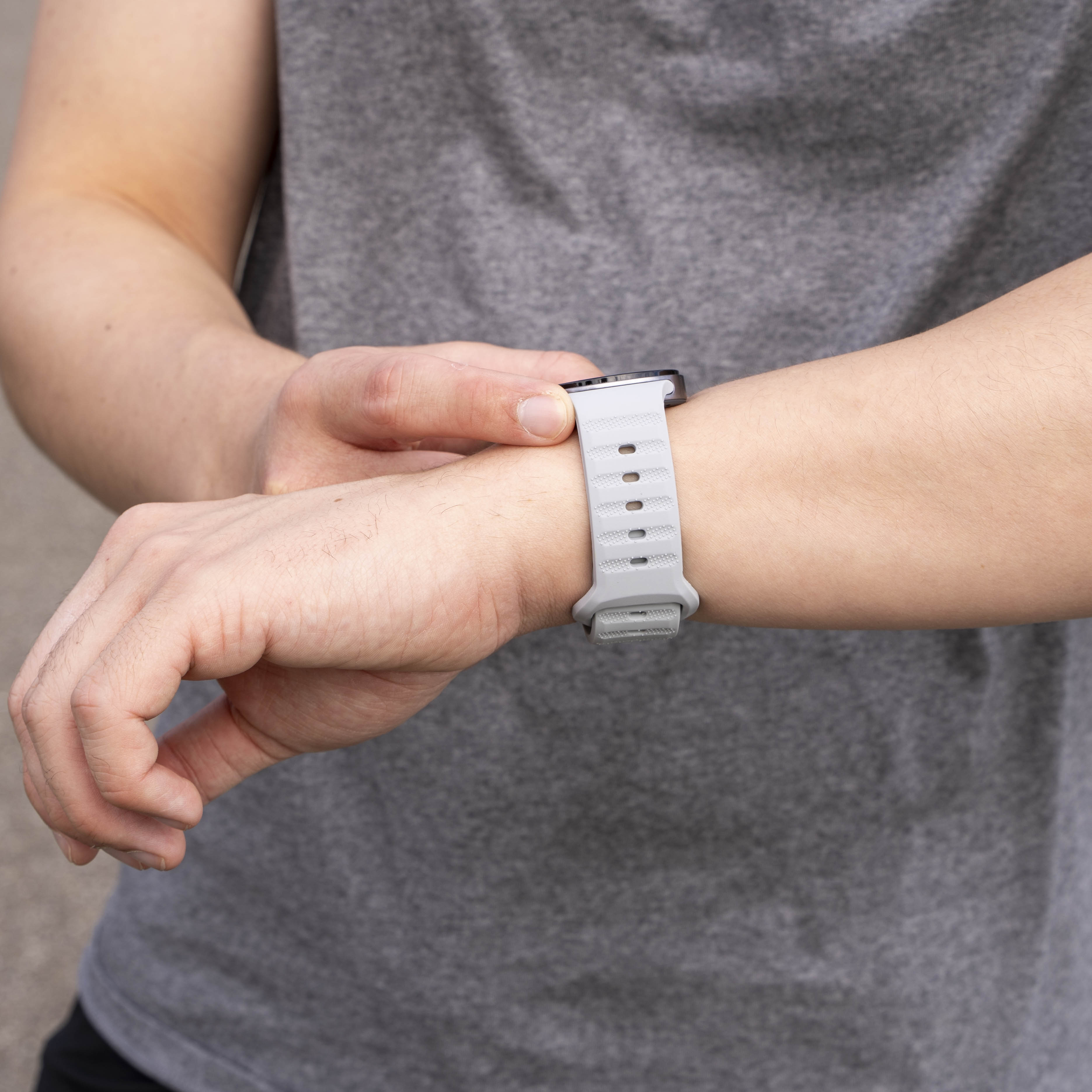 Samsung Galaxy Watch 8 Classic outdoor siliconen bandje (grijs)