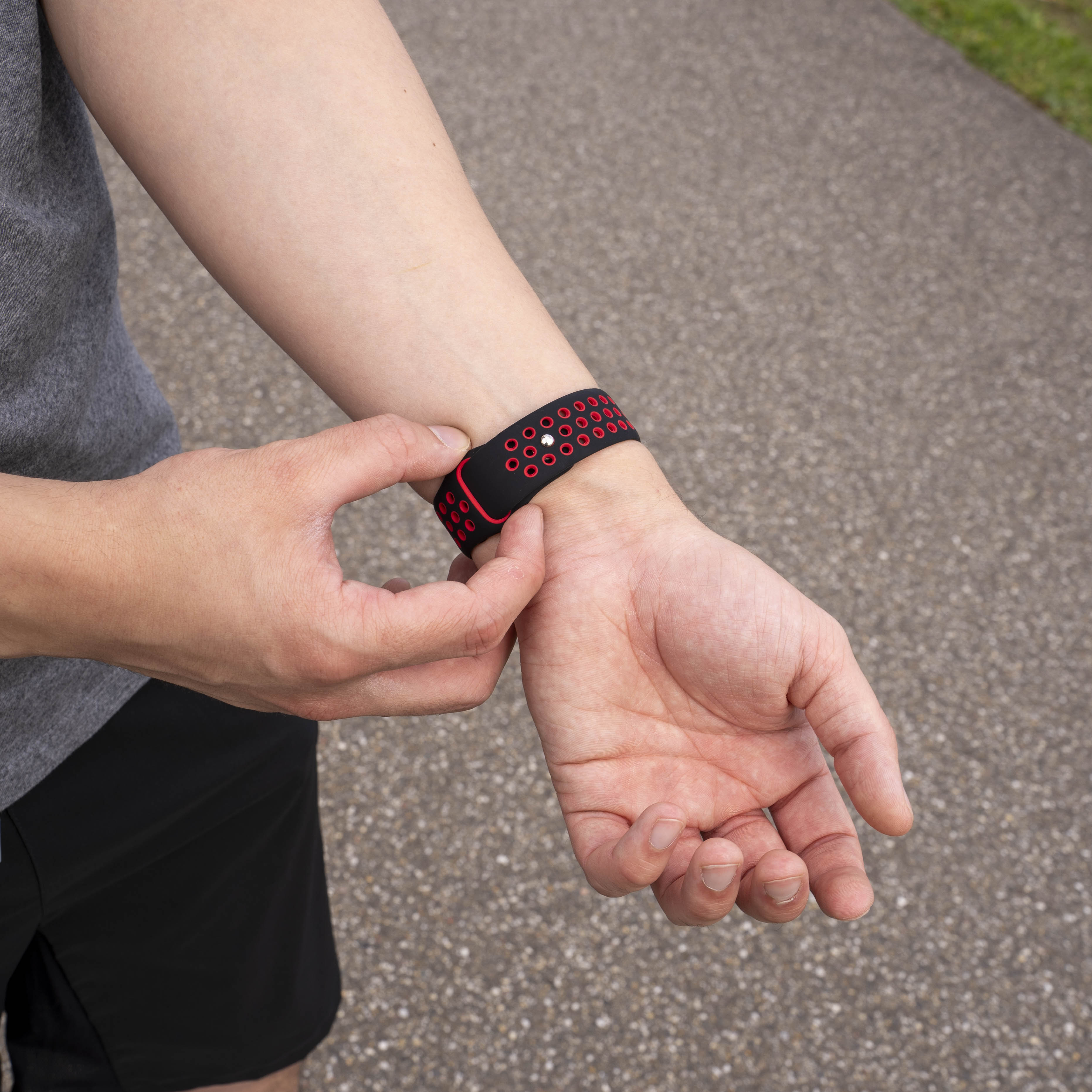 Samsung Galaxy Watch 8 Classic sport bandje (zwart/rood)