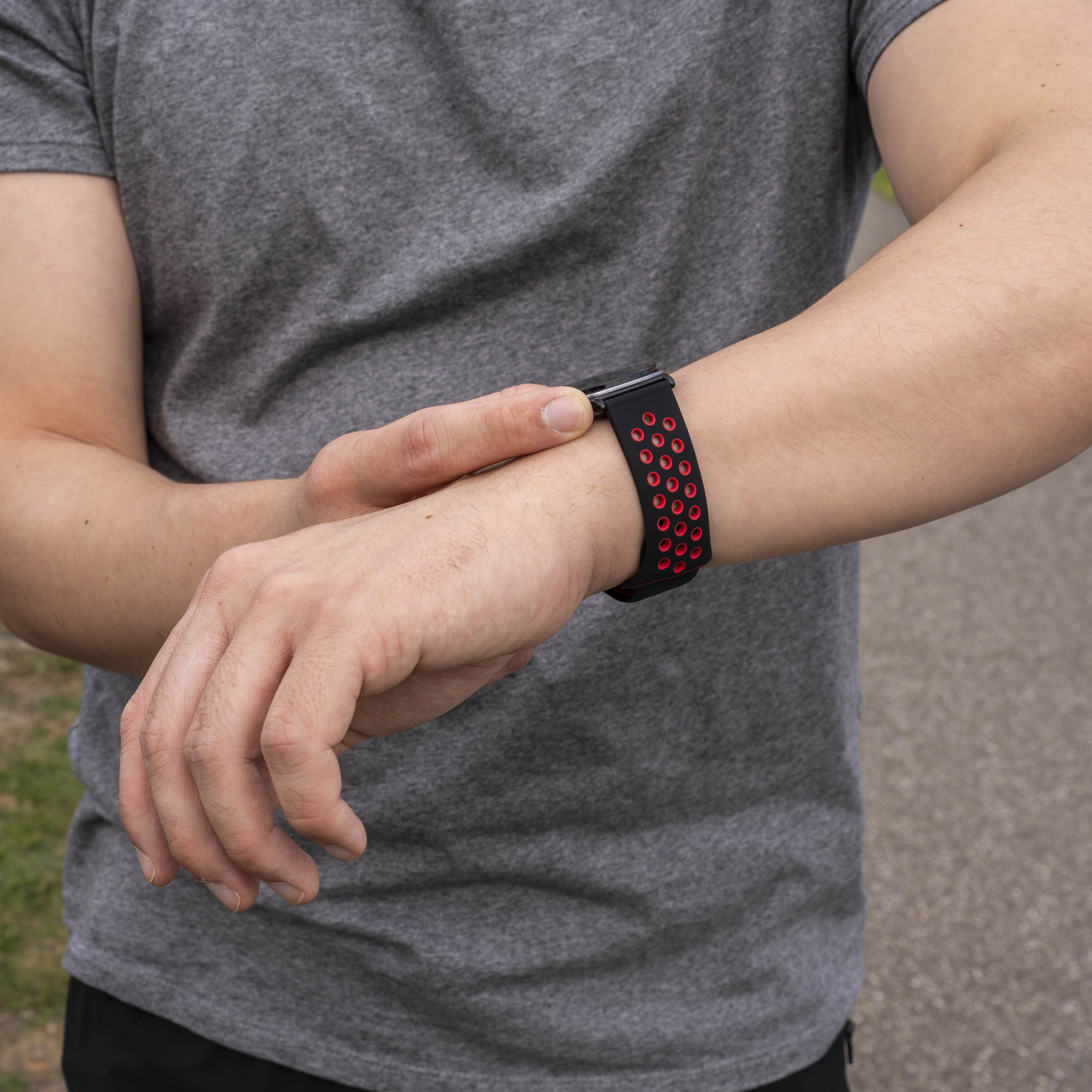 Samsung Galaxy Watch 8 Classic sport bandje (zwart/rood)