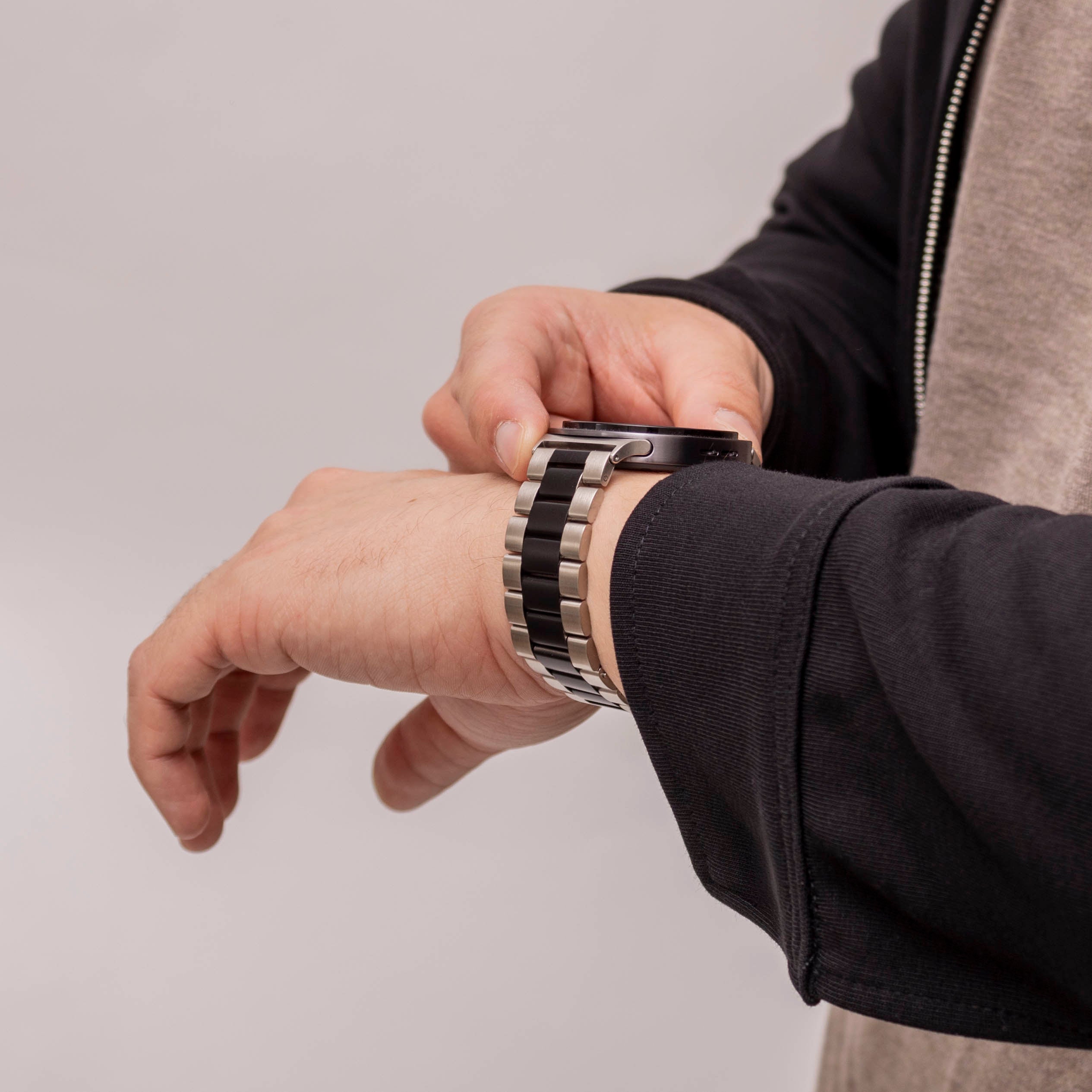 Bandz Samsung Galaxy Watch 8 Classic stalen band 'Classic' (zilver/zwart)