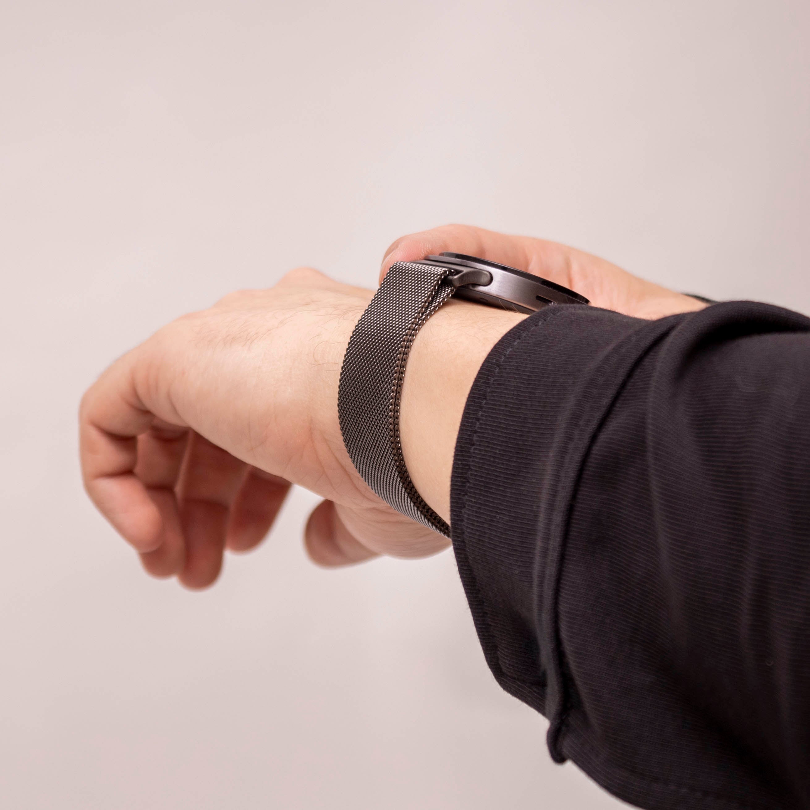 Samsung Galaxy Watch 8 - 44mm Milanese band (space grey)