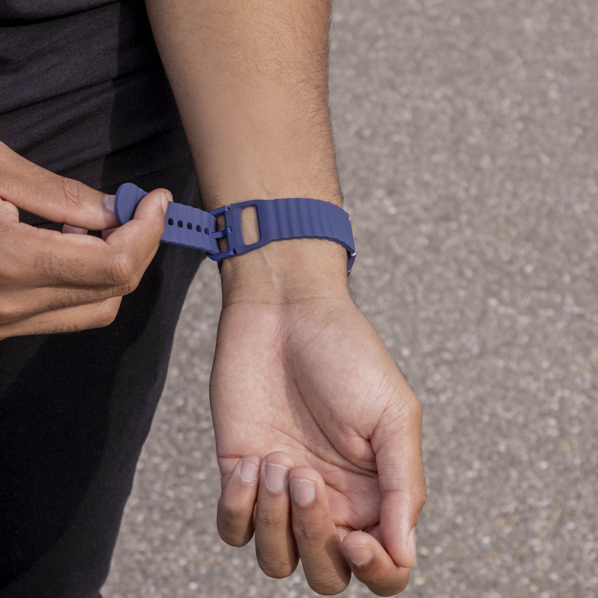 Samsung Galaxy Watch 8 - 44mm Wave Silicone Strap (Dark Blue)