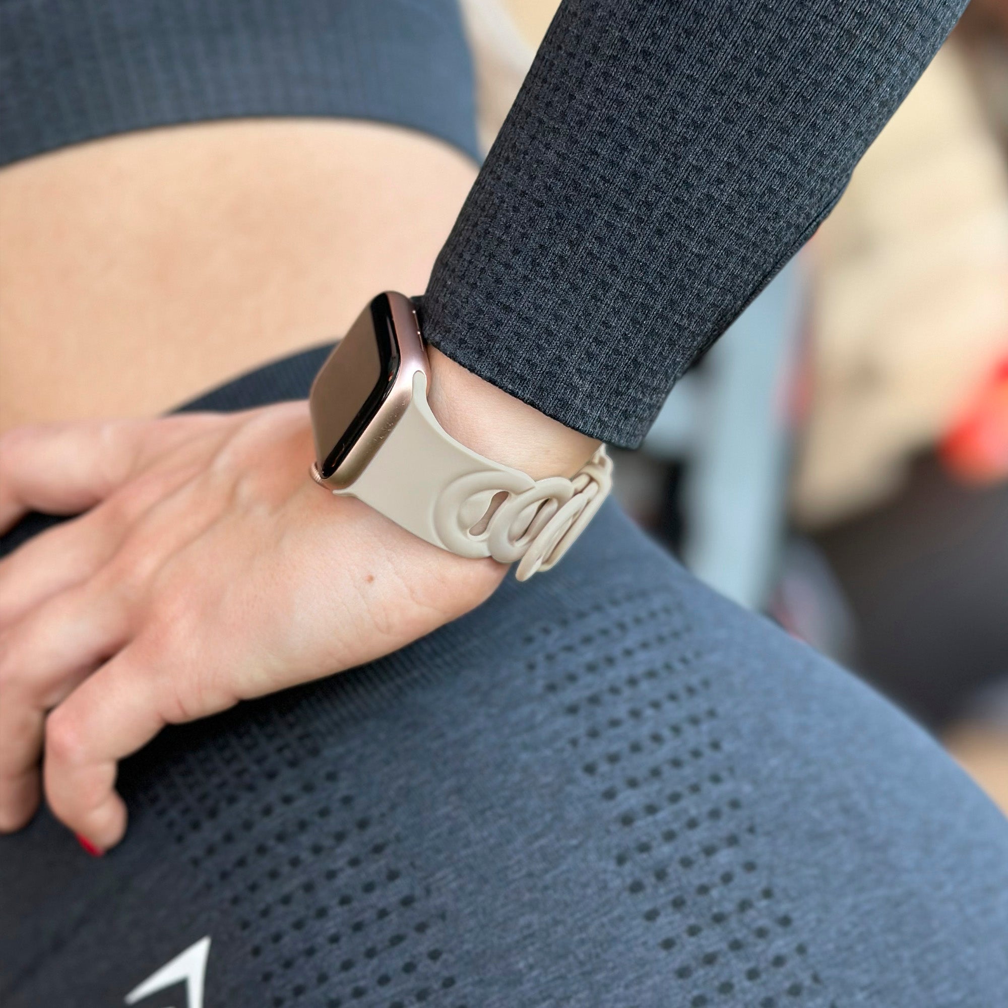 Apple Watch silicone chain band (beige)