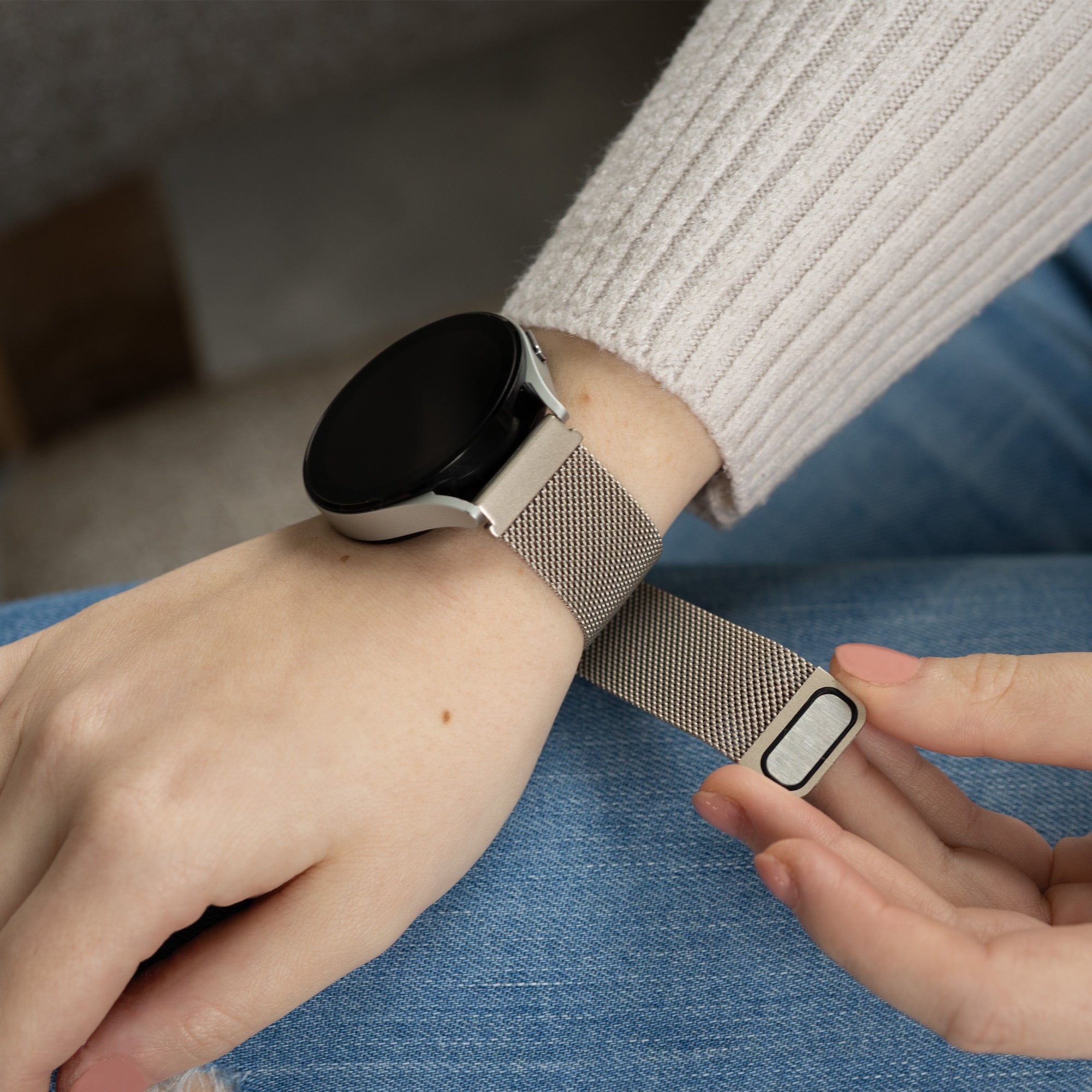 Samsung Galaxy Watch 6 Classic 43mm Milanese band (sterrenlicht)