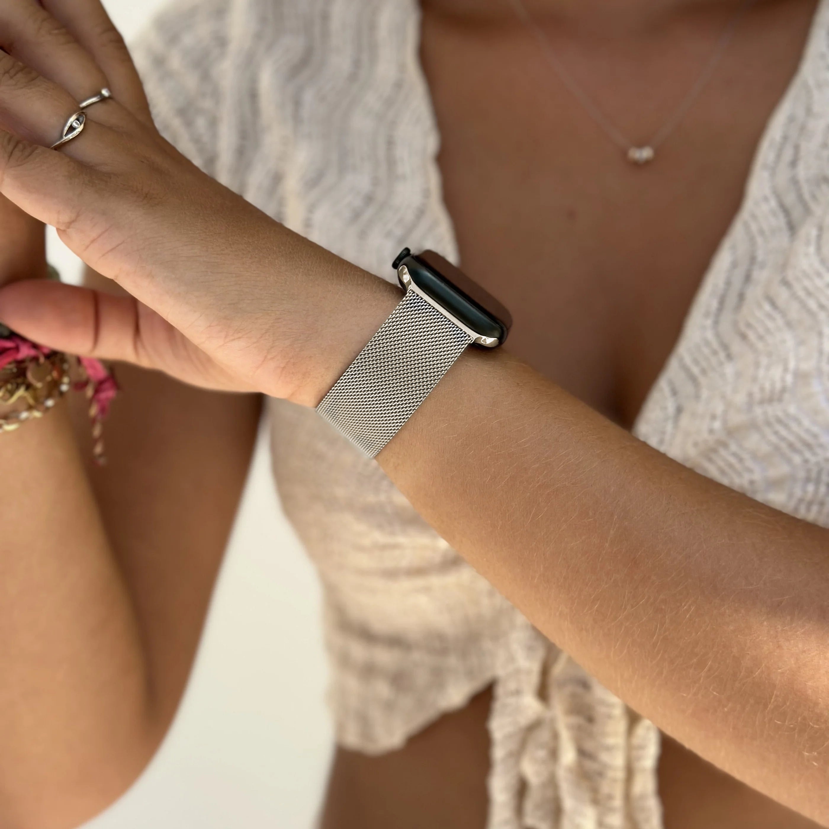 xoxo Wildhearts Apple Watch Milanese band (sterrenlicht)