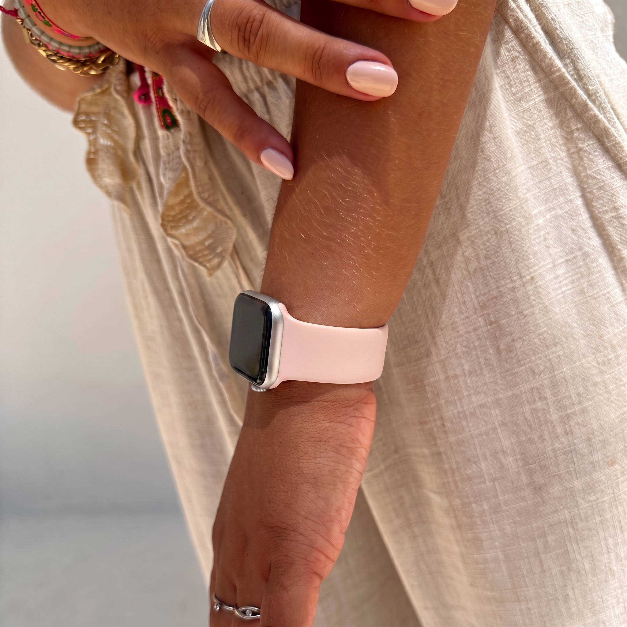 xoxo Wildhearts Apple Watch Siliconen bandje (lichtroze)