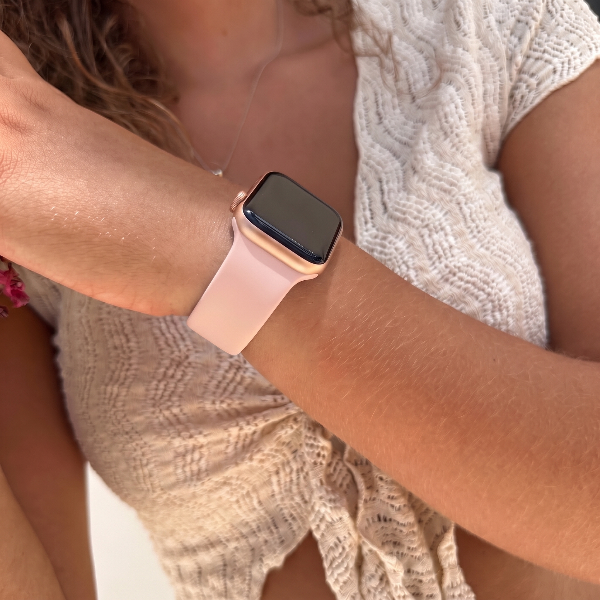 xoxo Wildhearts Apple Watch Siliconen bandje (lichtroze)