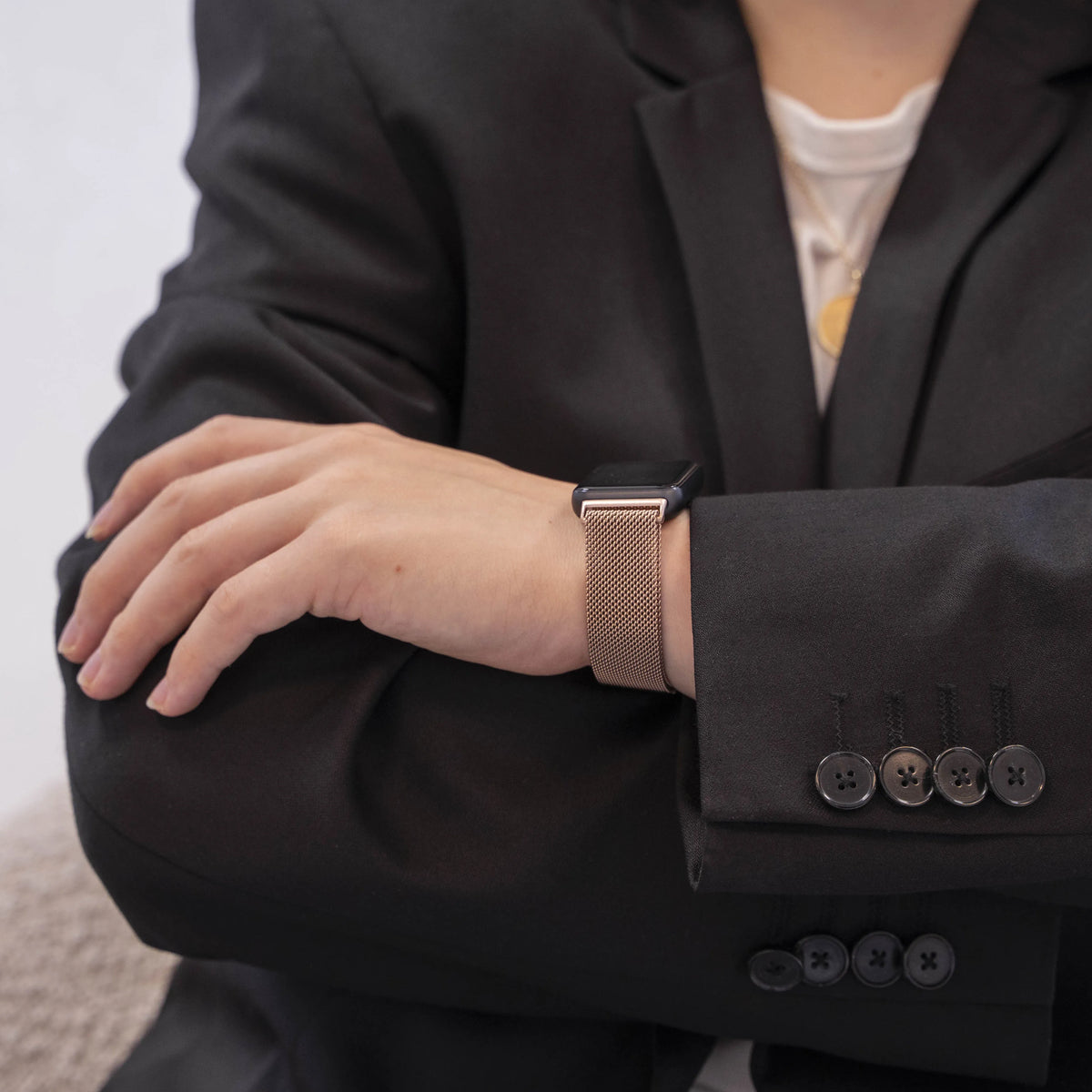 Milanese Strap, rose gold, lifestyle photo