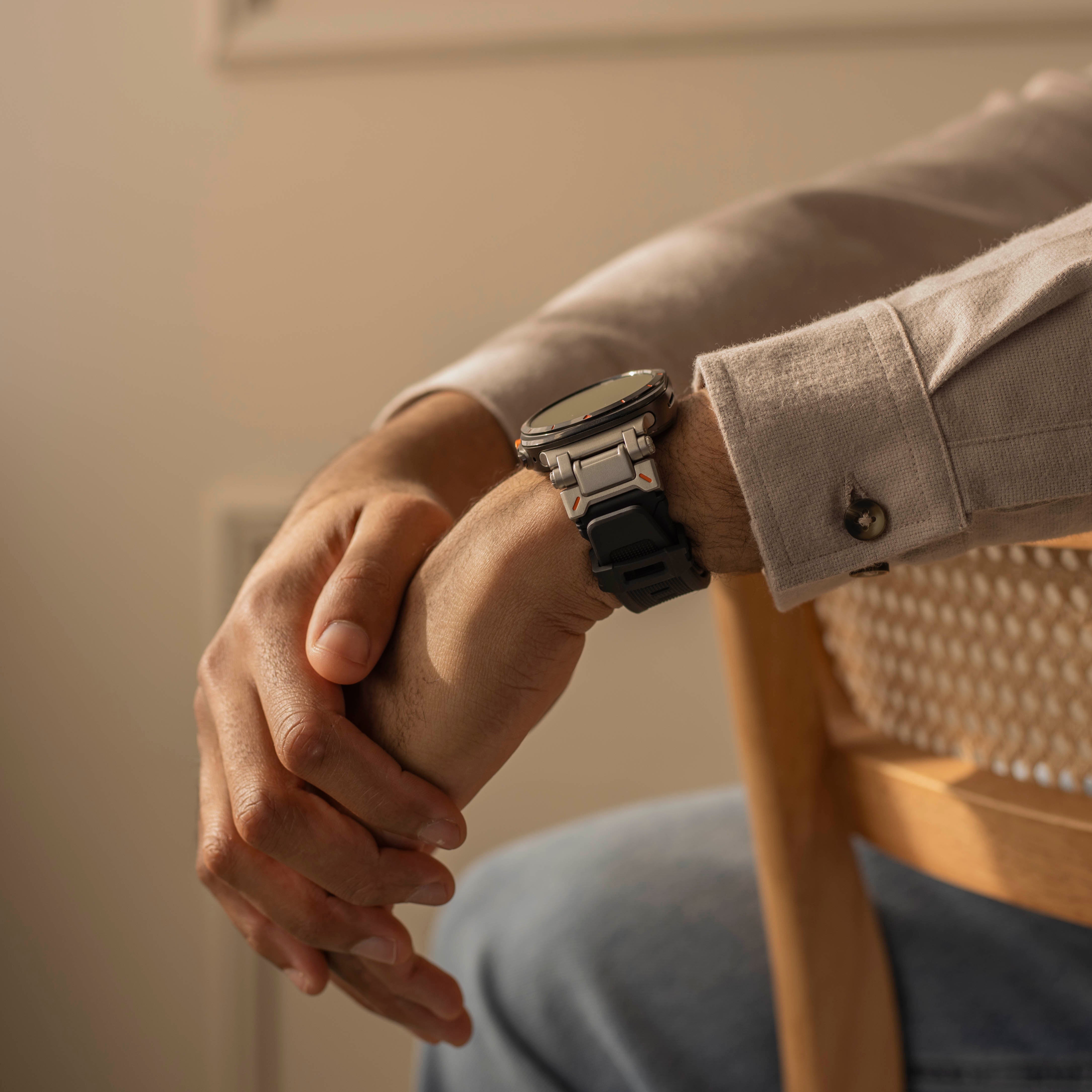 Samsung Galaxy Watch Ultra 2 Explorer' TPU band (zwart met titanium)