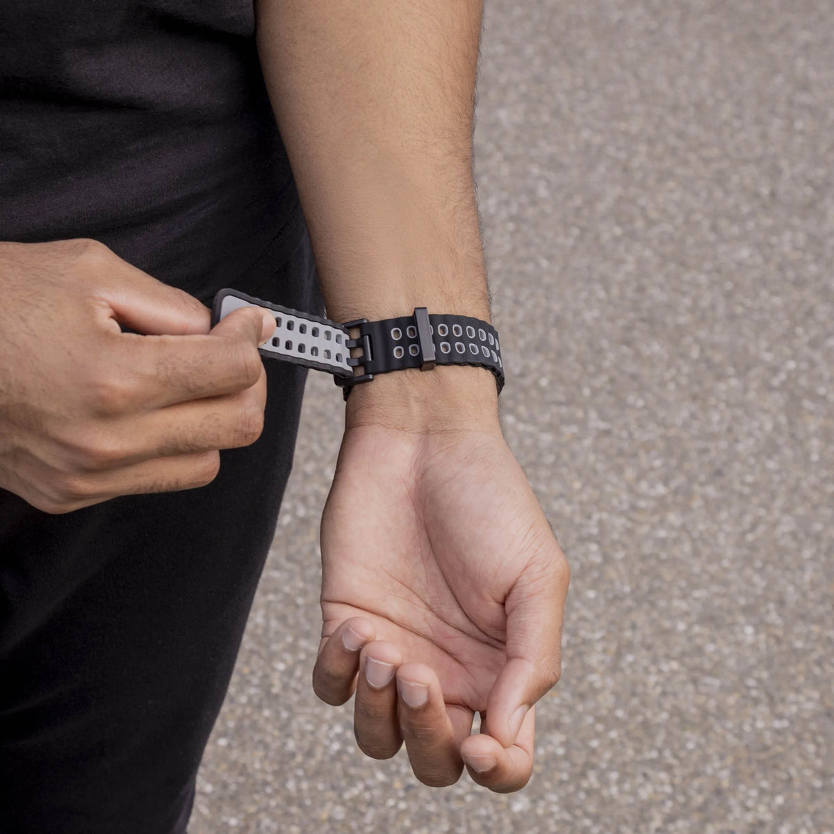 Silicone Ocean Strap, black/grey, lifestyle photo