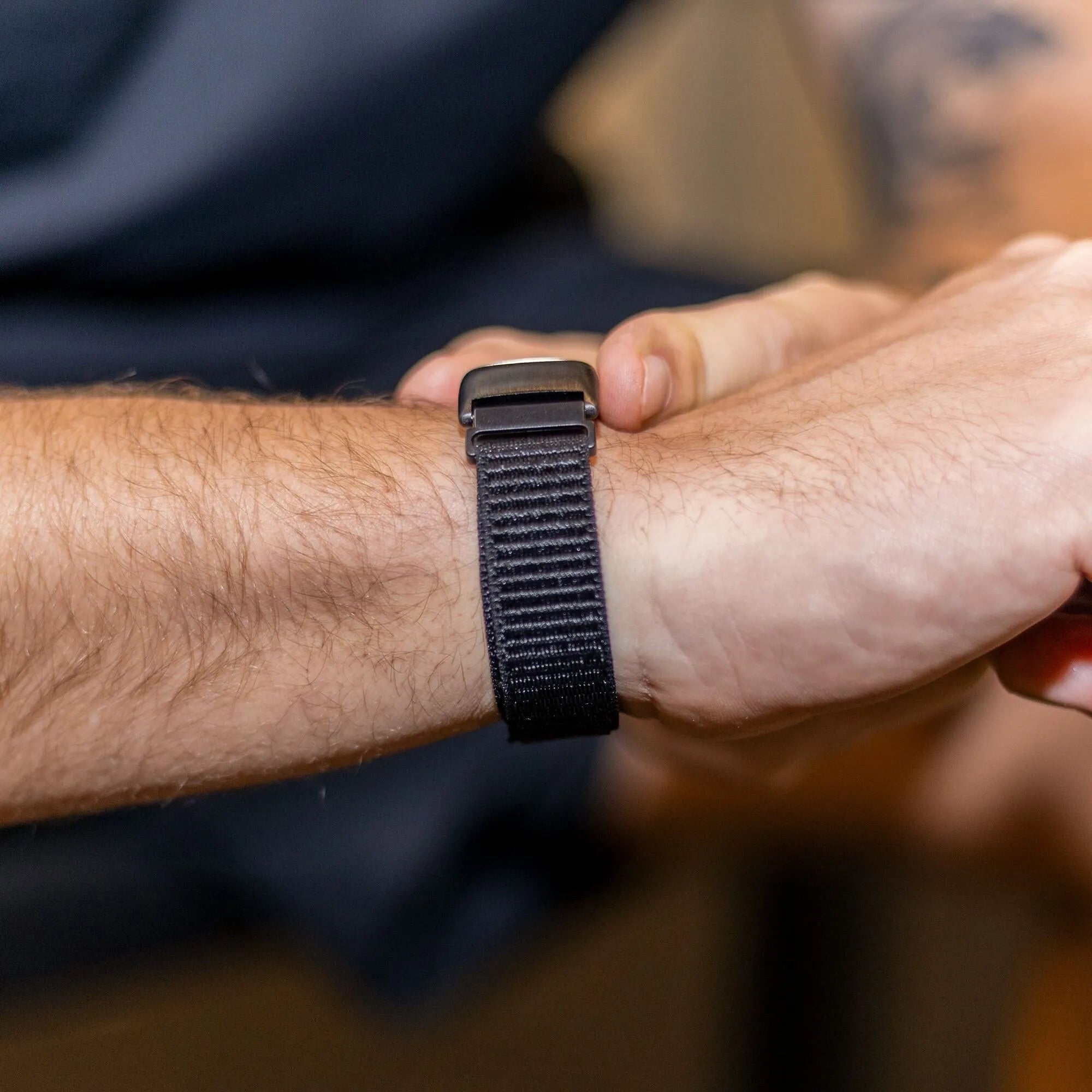 Fitbit Charge 6 nylon bandje (zwart)