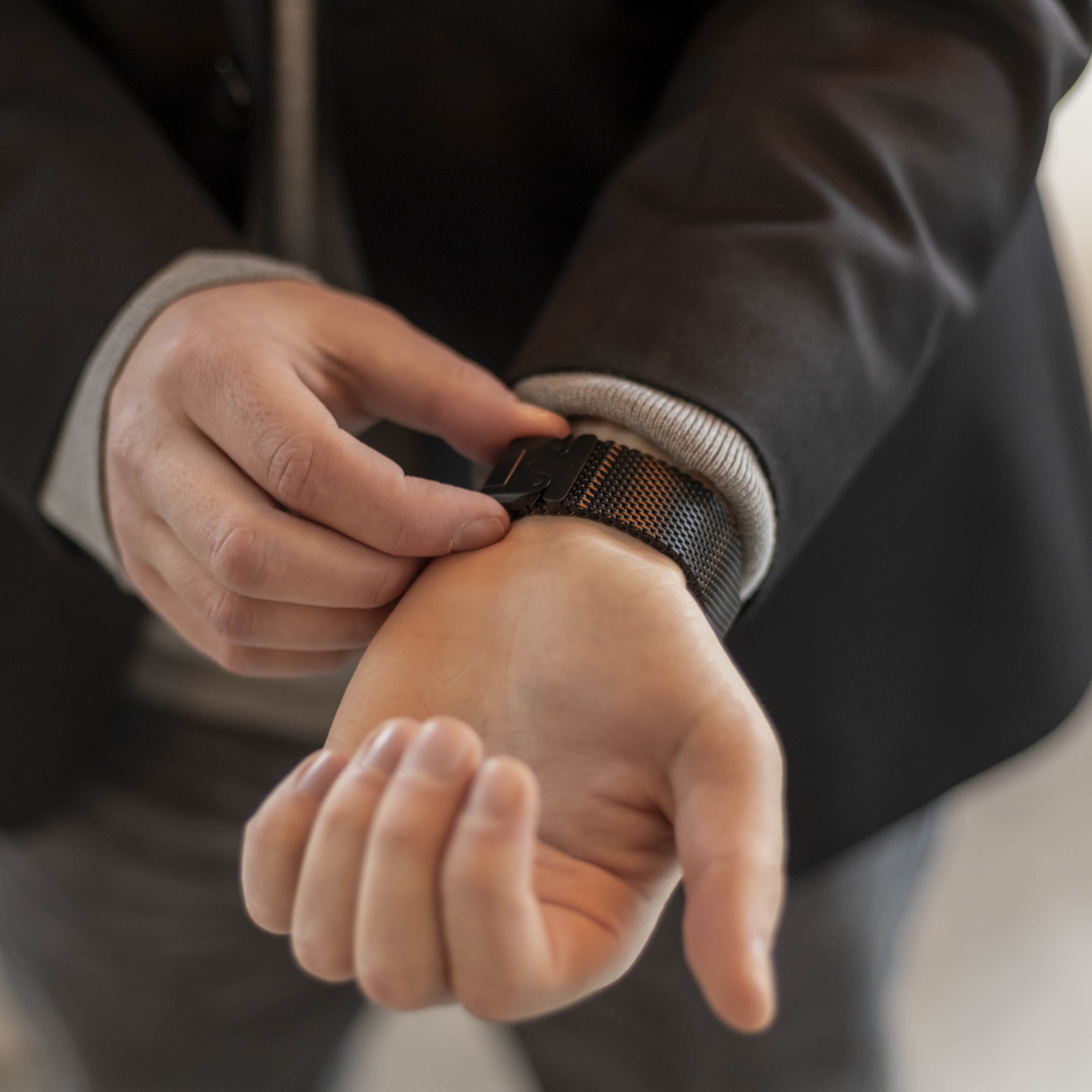Bandz Apple Watch Ultra Milanese loop band met P-buckle (zwart)