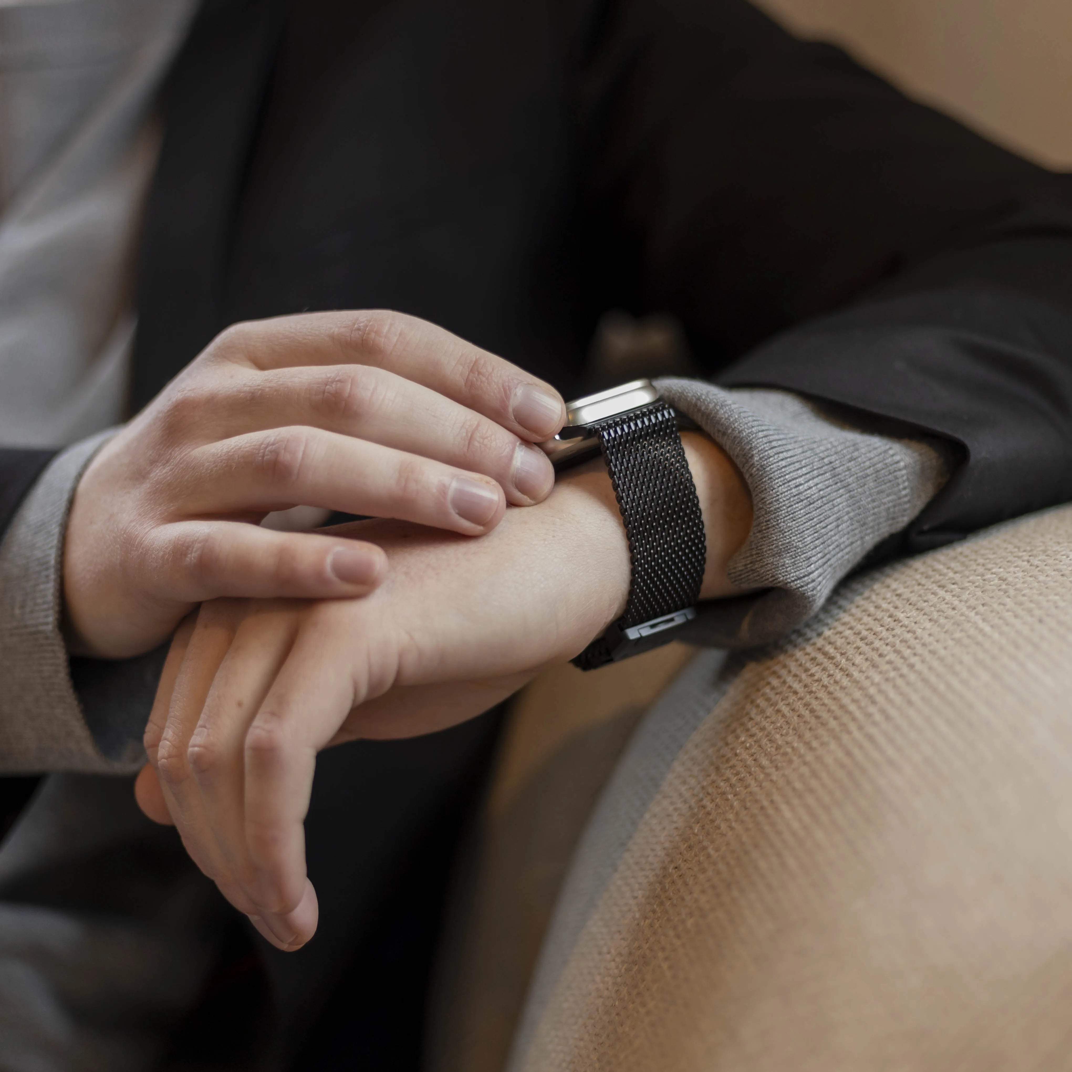 Bandz Apple Watch Milanese loop band met P-buckle (zwart)