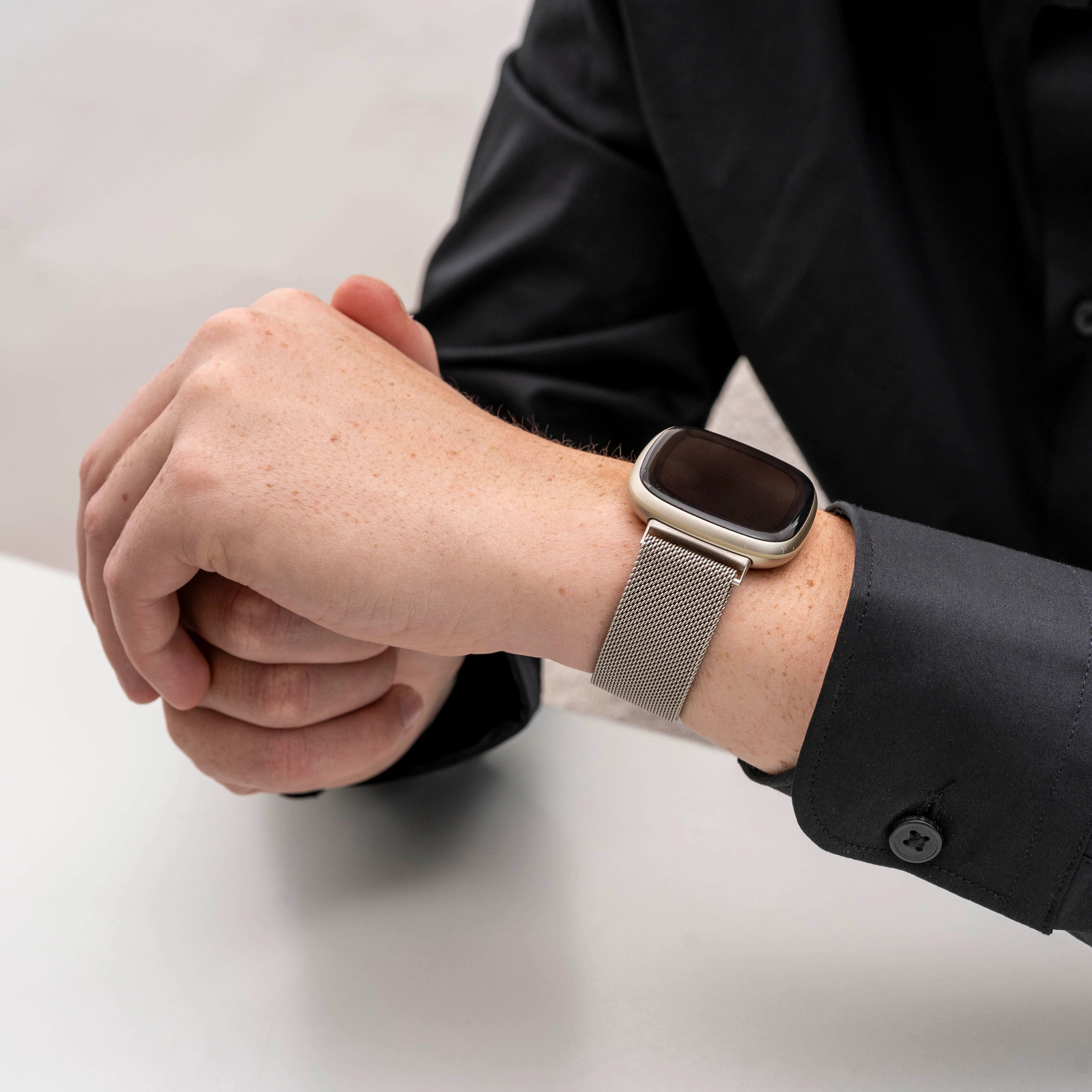 Fitbit Sense 2 Milanese band (sterrenlicht)